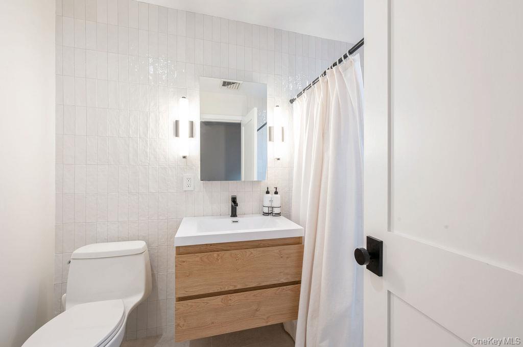 53 Jefferson Avenue, White Plains, NY 10606