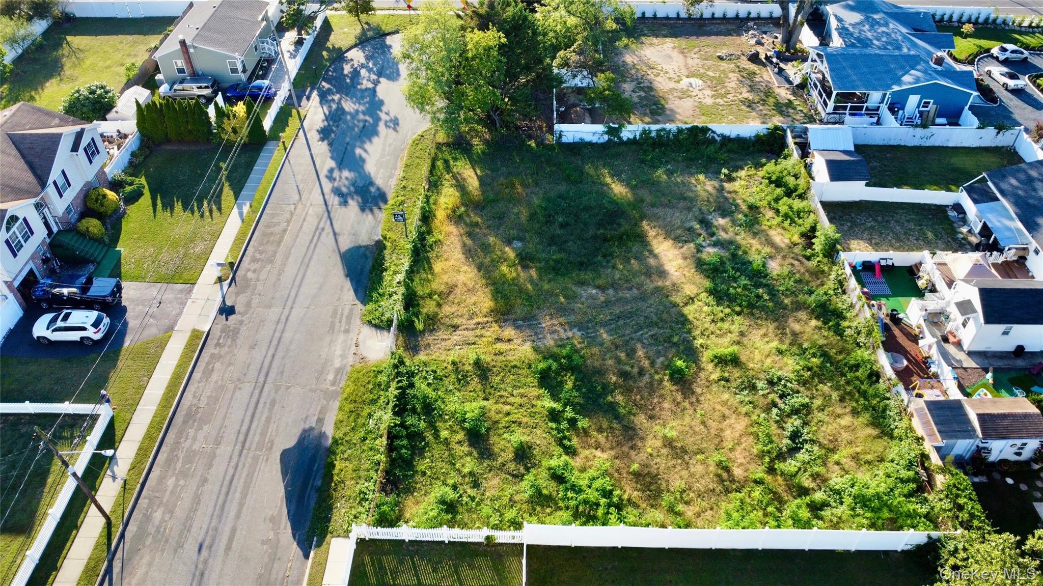 485 42nd Street, North Lindenhurst, NY 11757