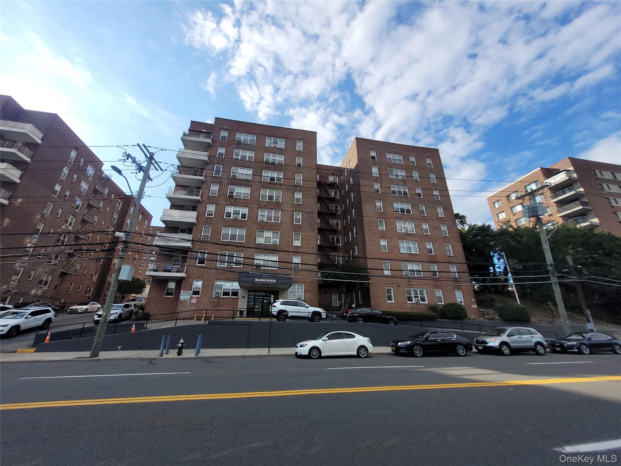 365 Bronx River Road # 1H, Yonkers, NY 10704