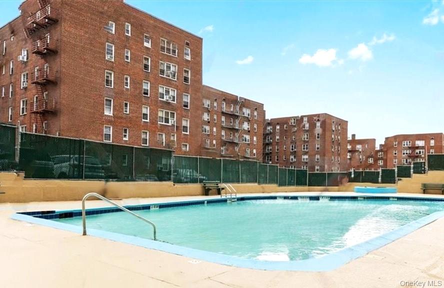 365 Bronx River Road # 1H, Yonkers, NY 10704