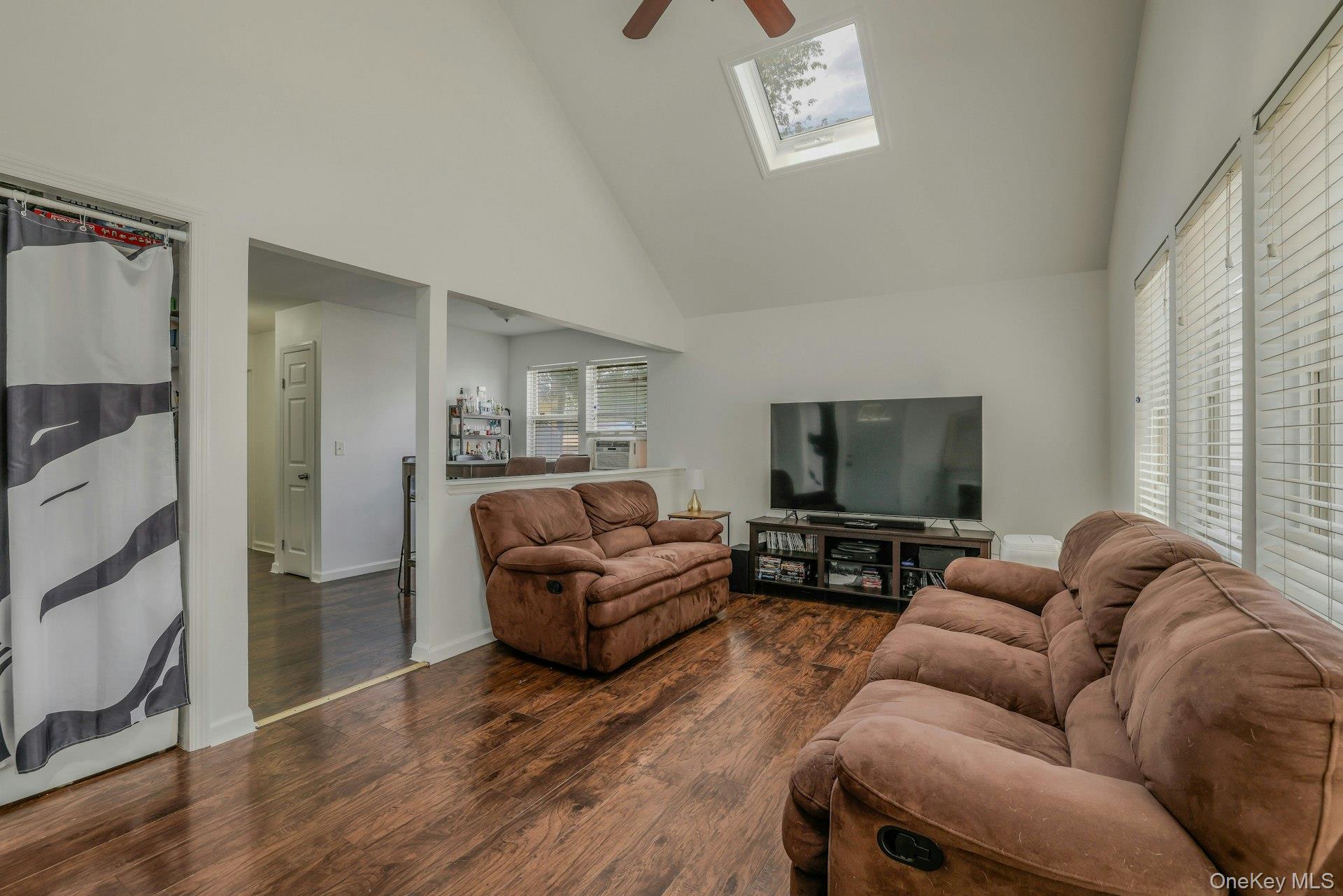 8 Holbrook Street, Bay Shore, NY 11706