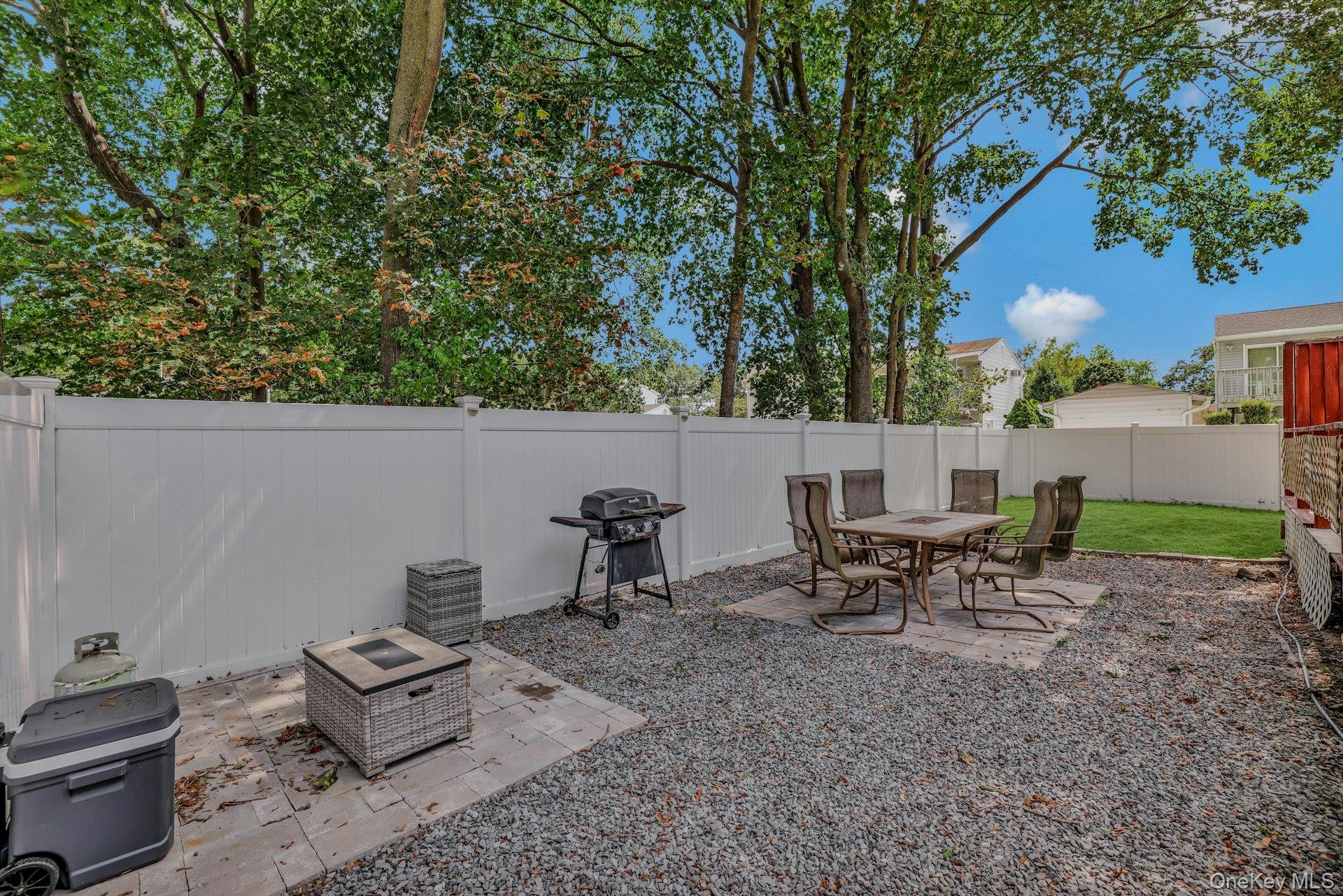 8 Holbrook Street, Bay Shore, NY 11706