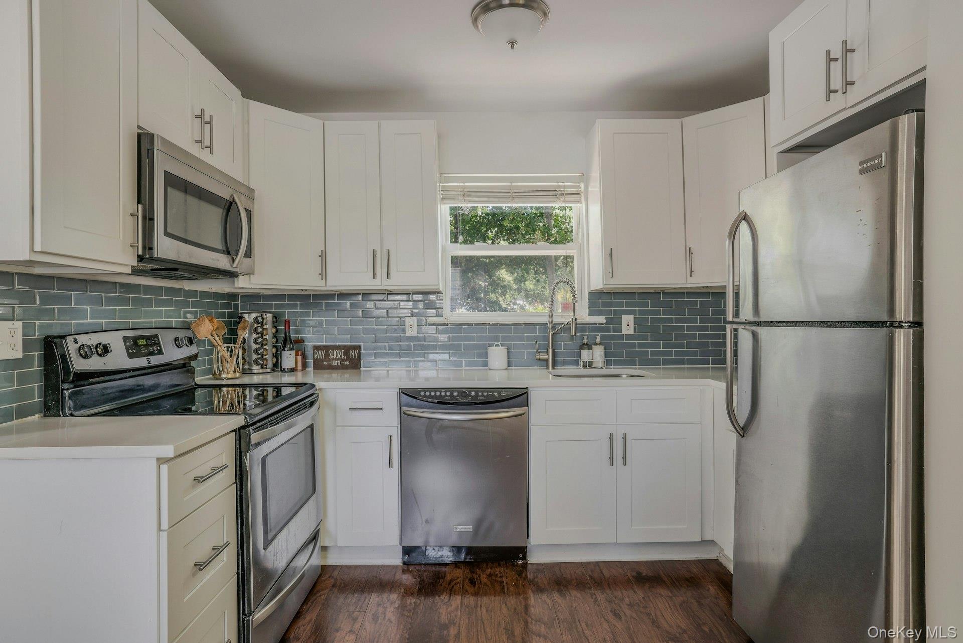 8 Holbrook Street, Bay Shore, NY 11706