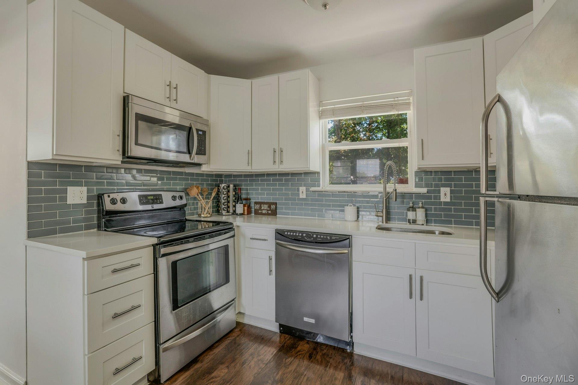 8 Holbrook Street, Bay Shore, NY 11706