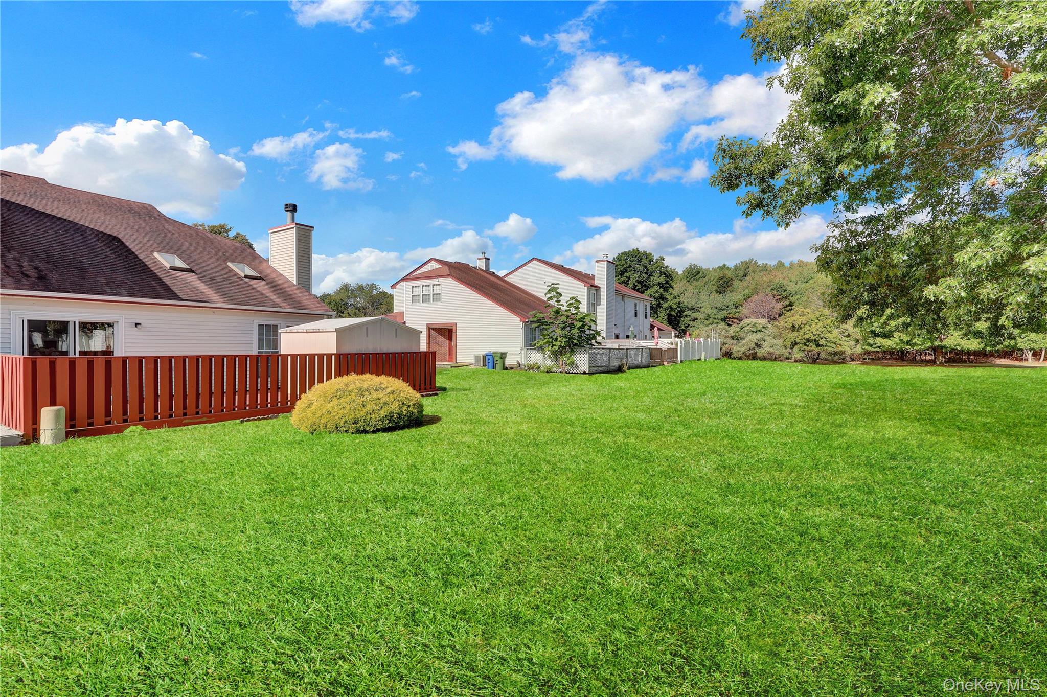 5 Delaware Court, Coram, NY 11727