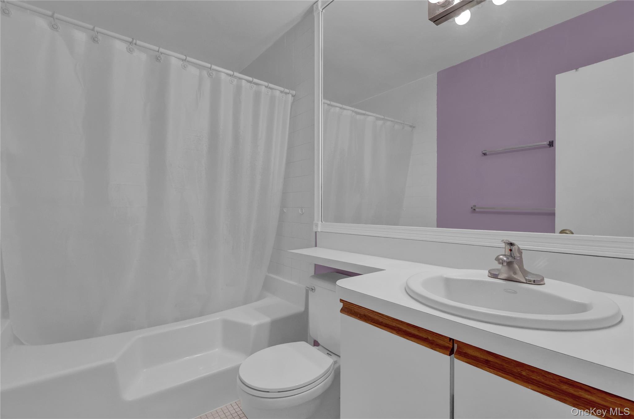 5 Delaware Court, Coram, NY 11727