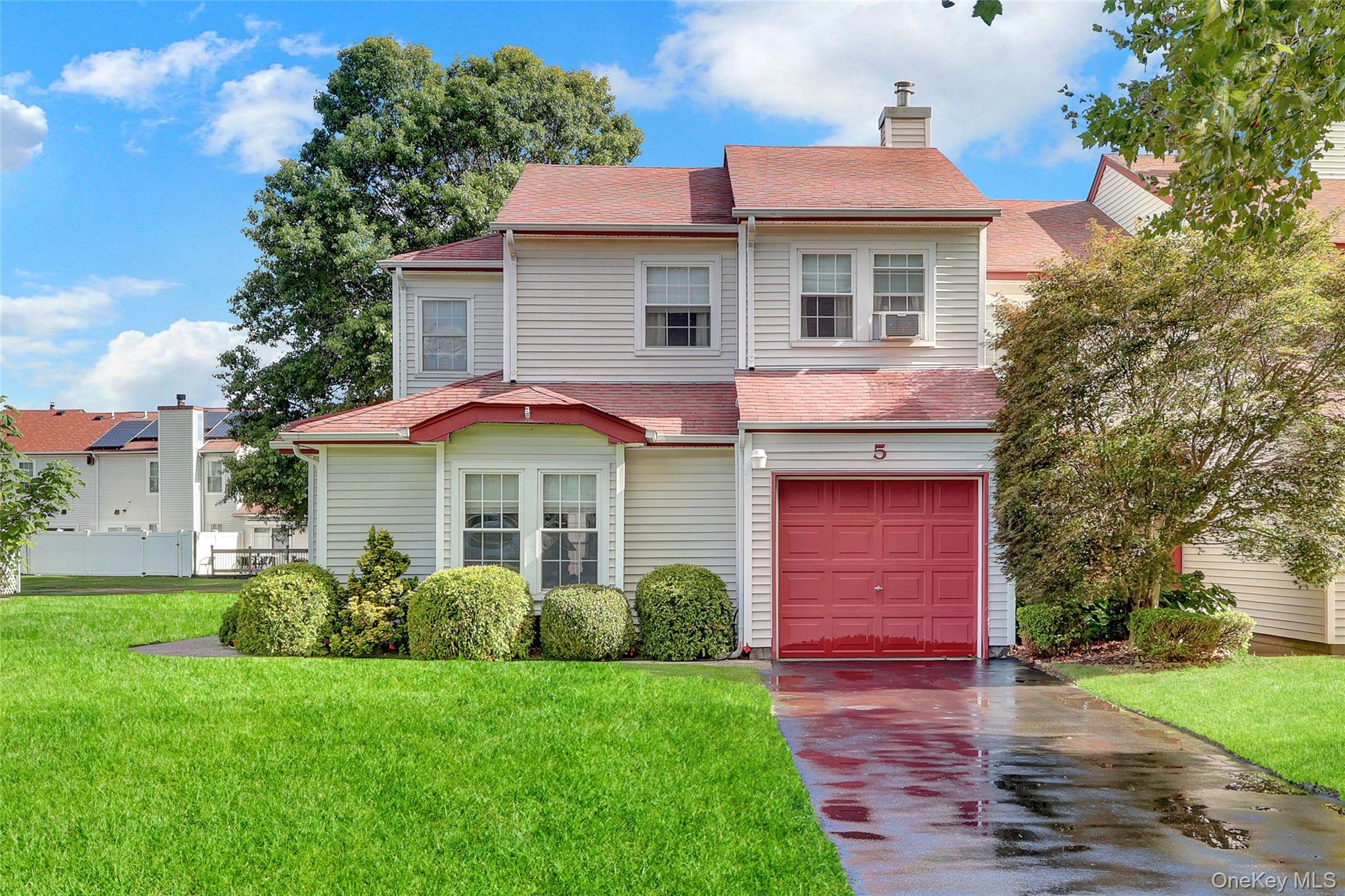 5 Delaware Court, Coram, NY 11727