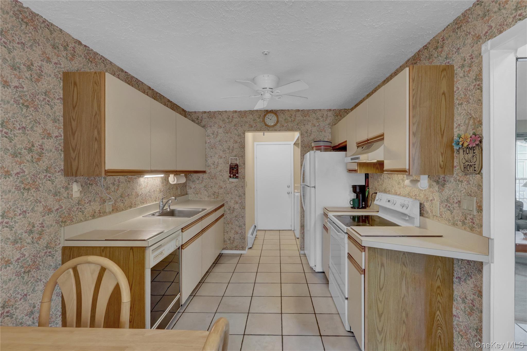 5 Delaware Court, Coram, NY 11727