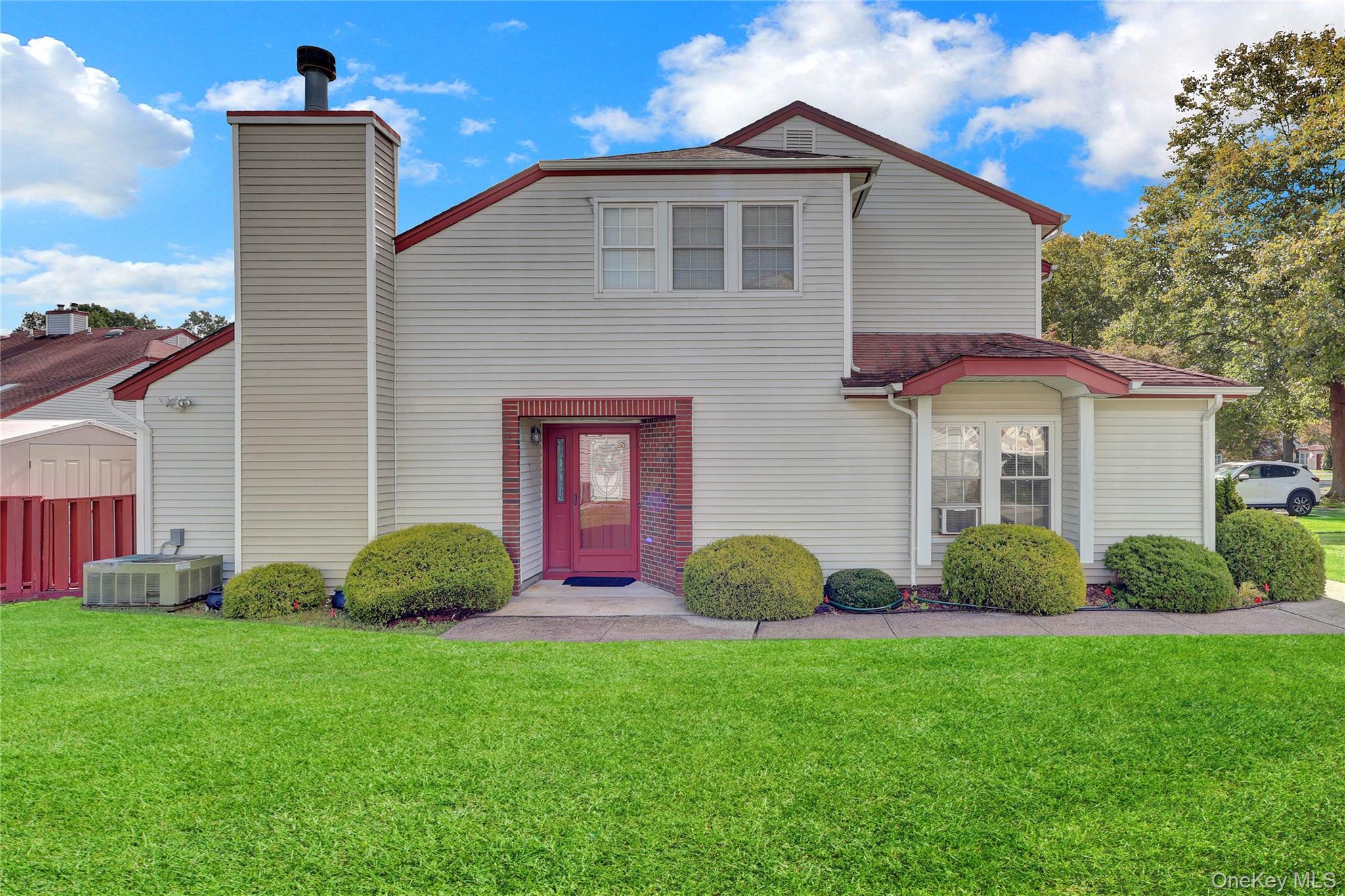 5 Delaware Court, Coram, NY 11727