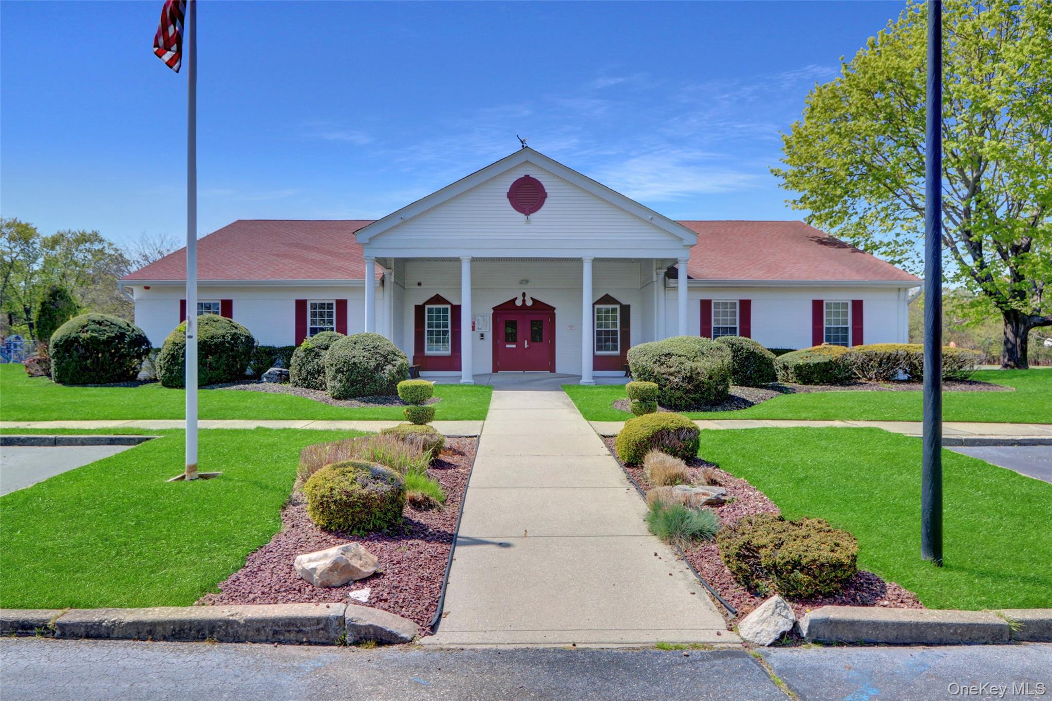 5 Delaware Court, Coram, NY 11727