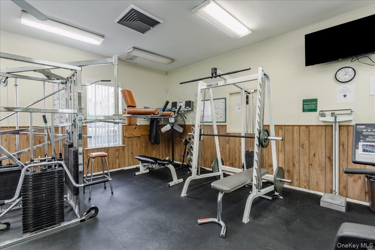 5 Delaware Court, Coram, NY 11727