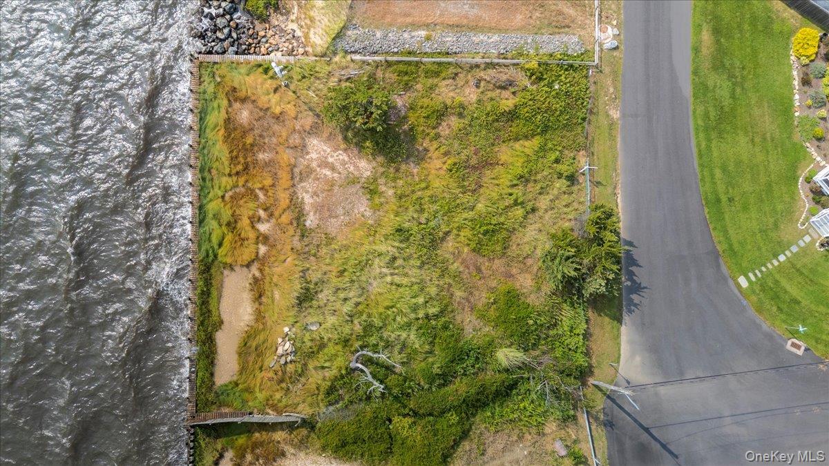 20 S Breeze Drive, East Patchogue, NY 11772