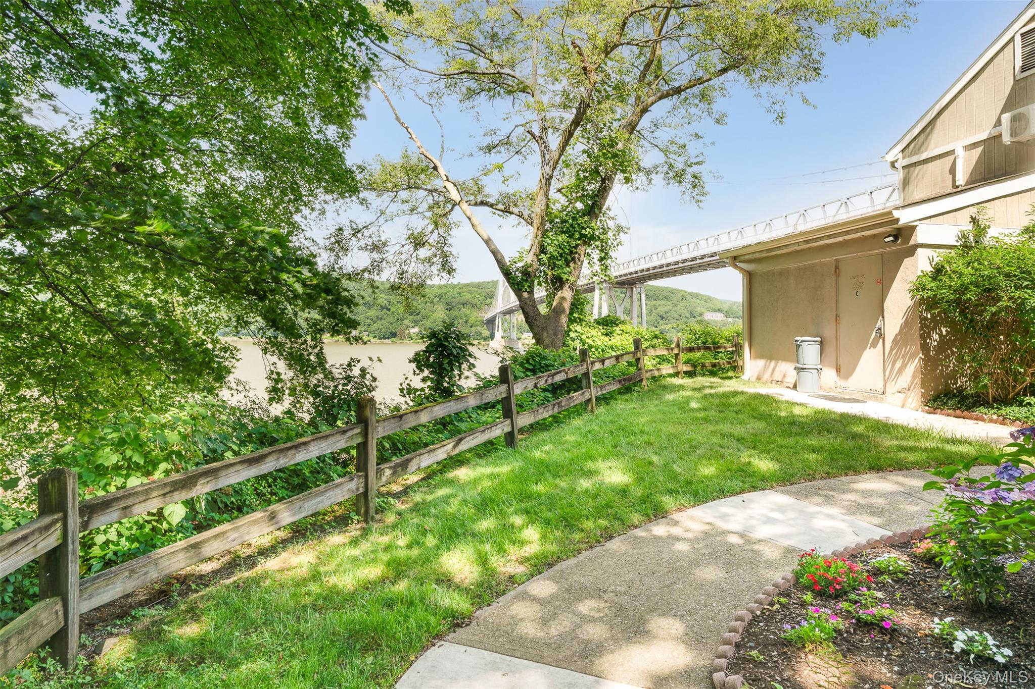 68 Gerald Drive # D1, Poughkeepsie, NY 12601