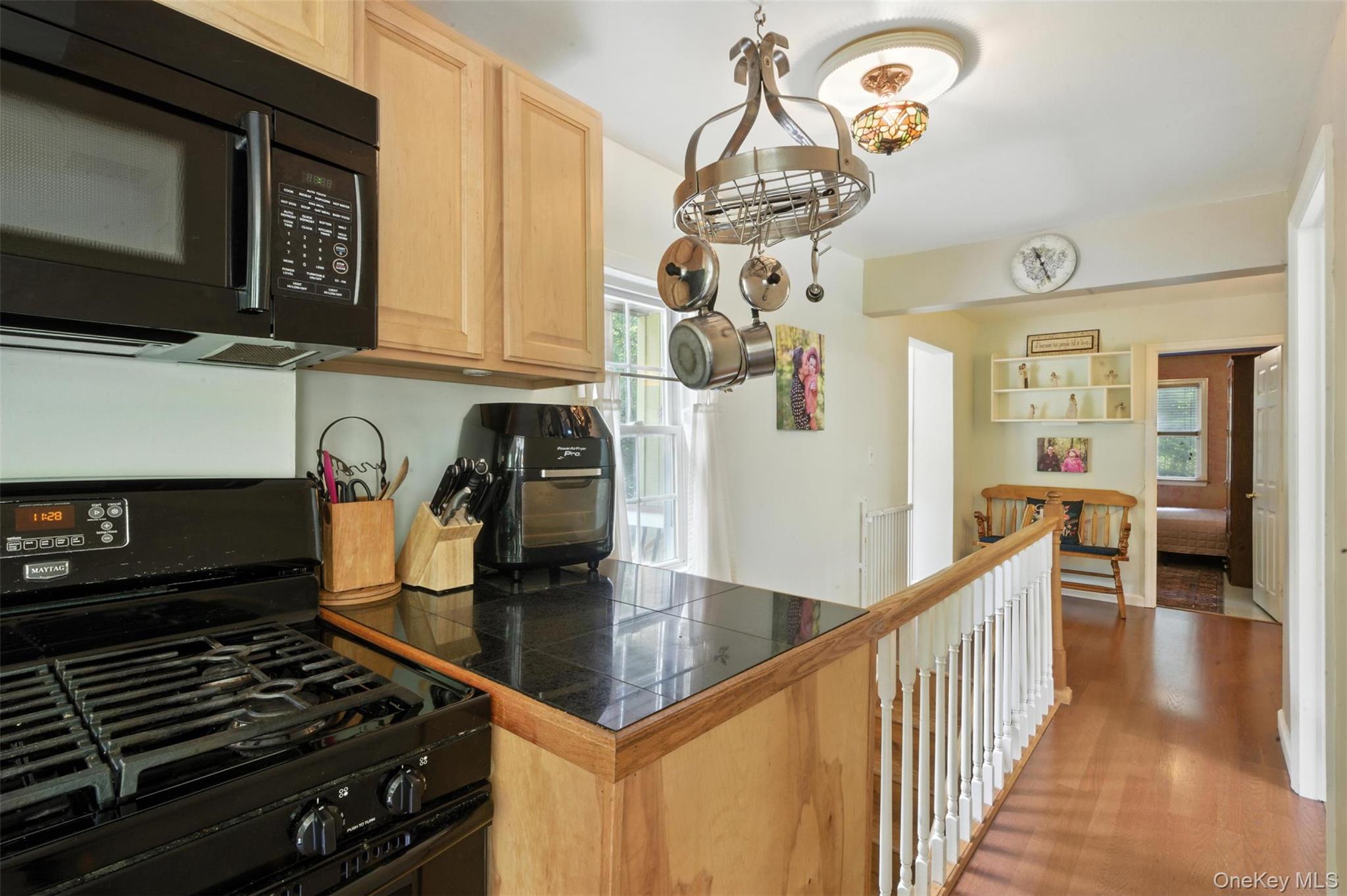 265 Oakland Valley Road, Cuddebackville, NY 12729