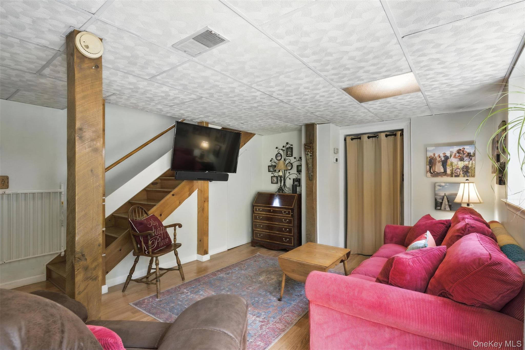 265 Oakland Valley Road, Cuddebackville, NY 12729