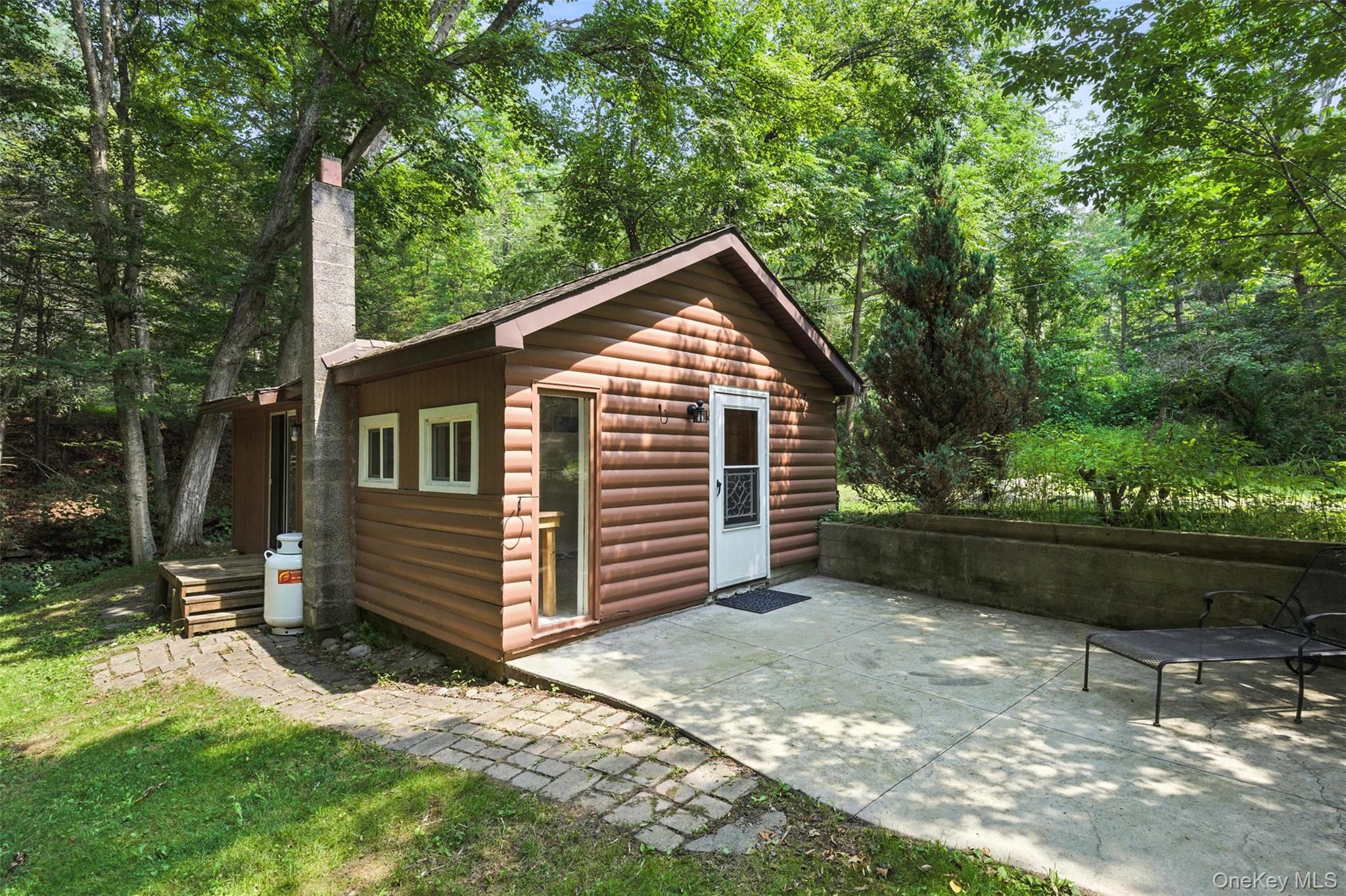 265 Oakland Valley Road, Cuddebackville, NY 12729