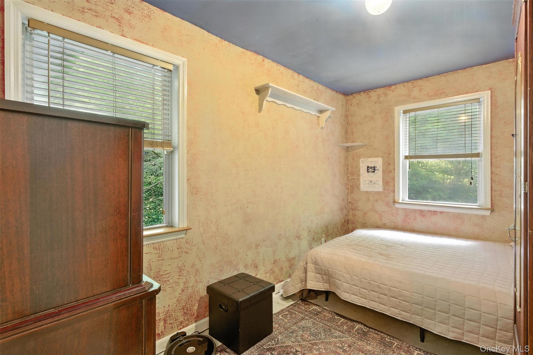 265 Oakland Valley Road, Cuddebackville, NY 12729