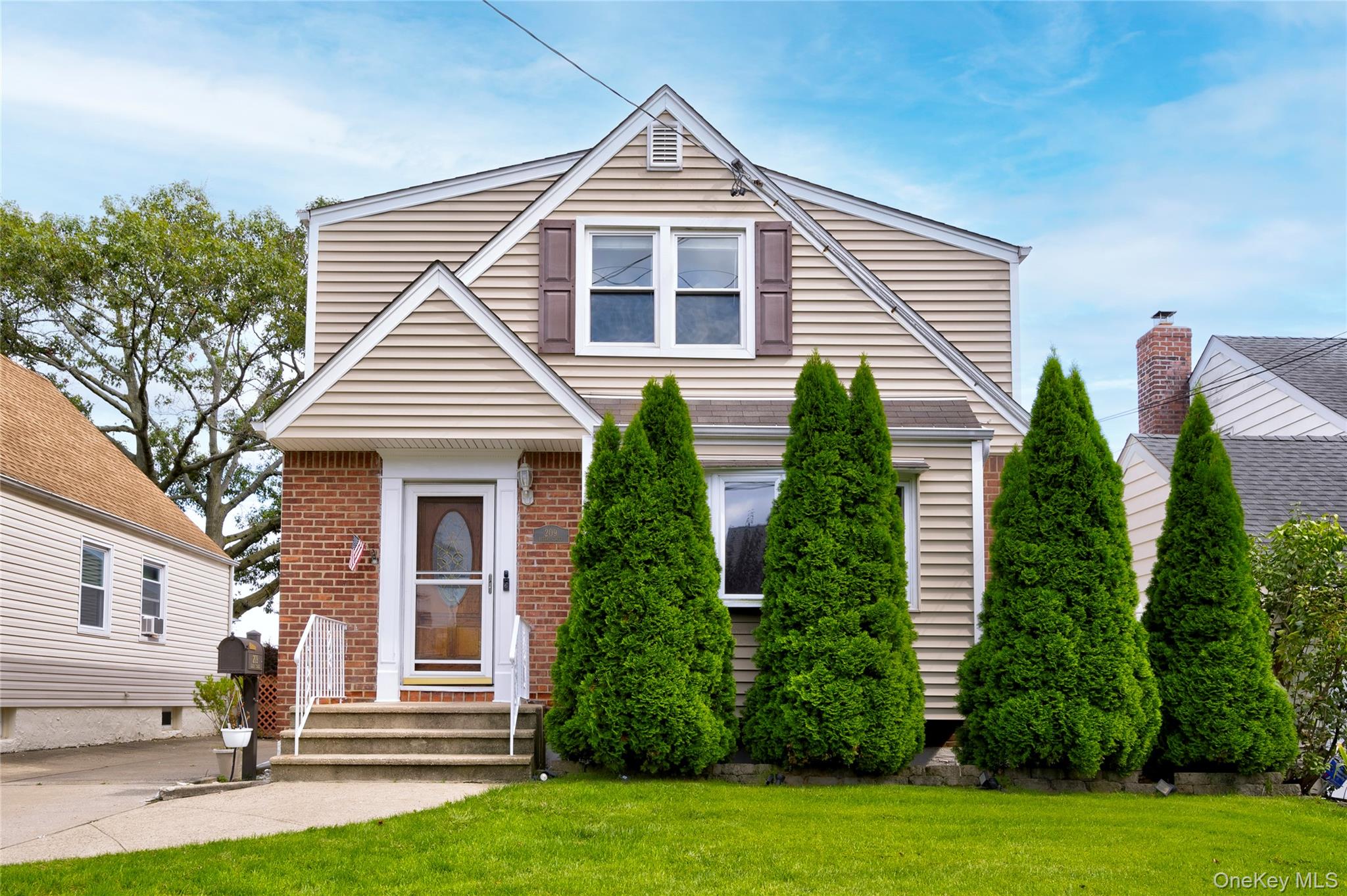 209 Beech Street, Floral Park, NY 11001