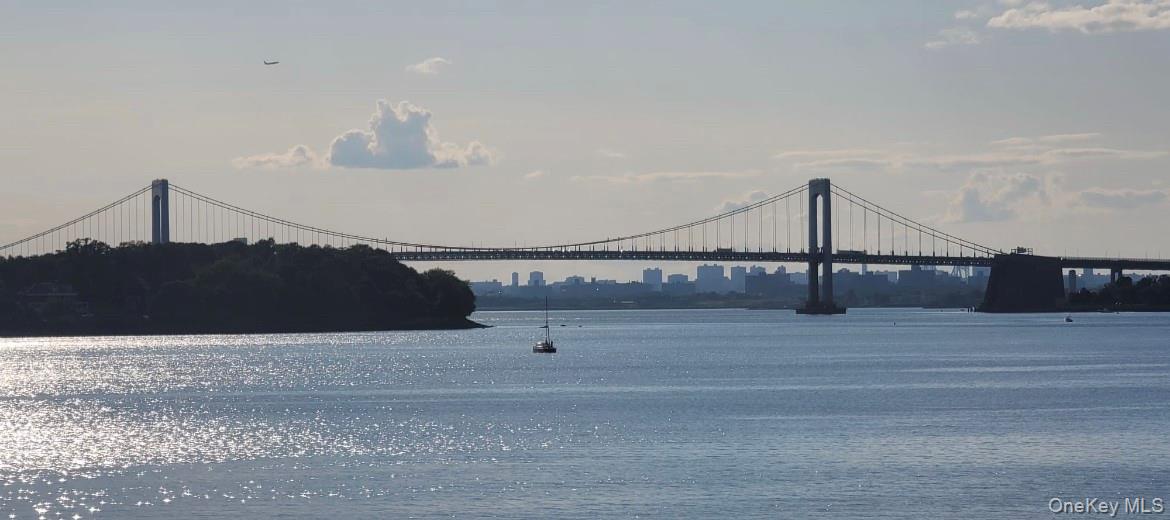 90 GREEN LEAF Hill, Great Neck, NY 11023