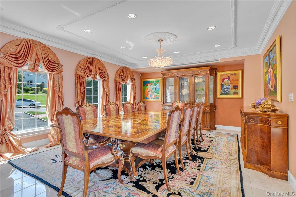 90 GREEN LEAF Hill, Great Neck, NY 11023