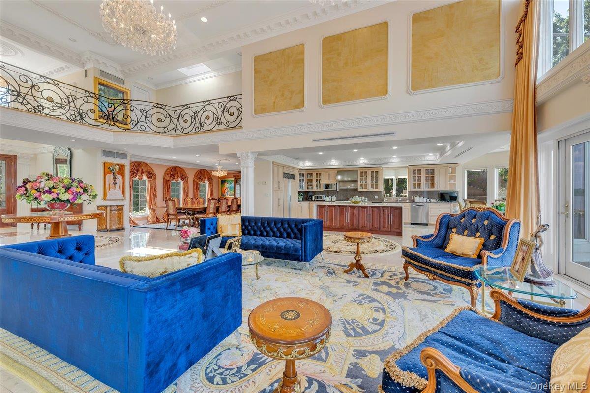 90 GREEN LEAF Hill, Great Neck, NY 11023