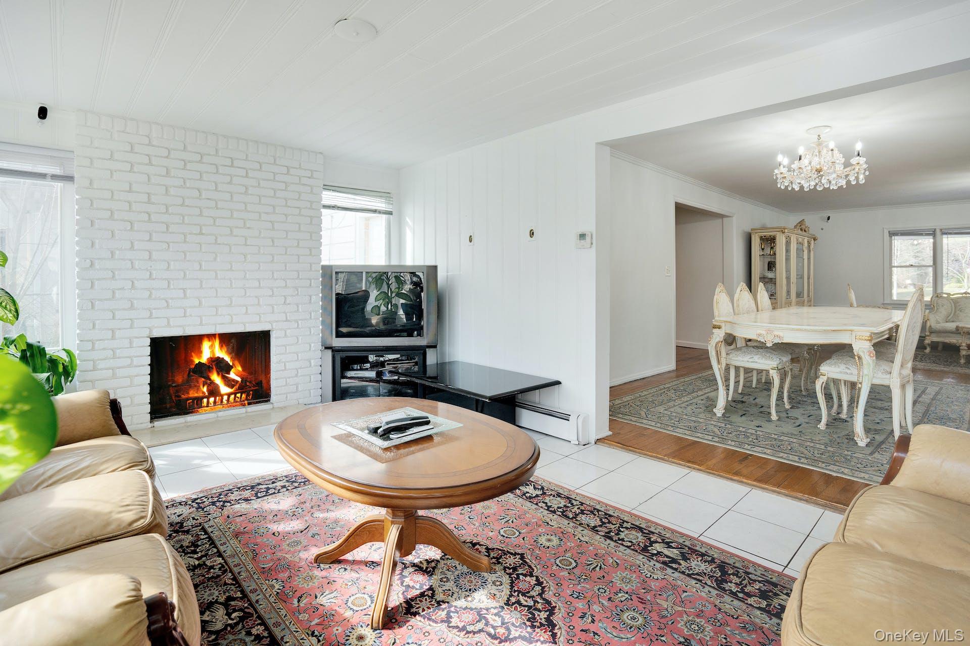 69A Warwick Road, Great Neck, NY 11023