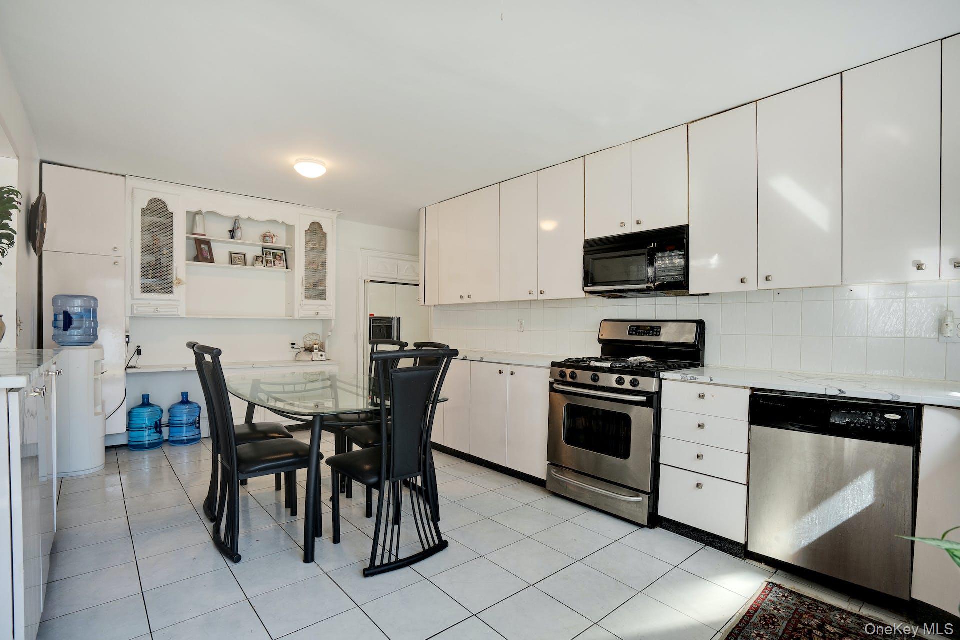 69A Warwick Road, Great Neck, NY 11023