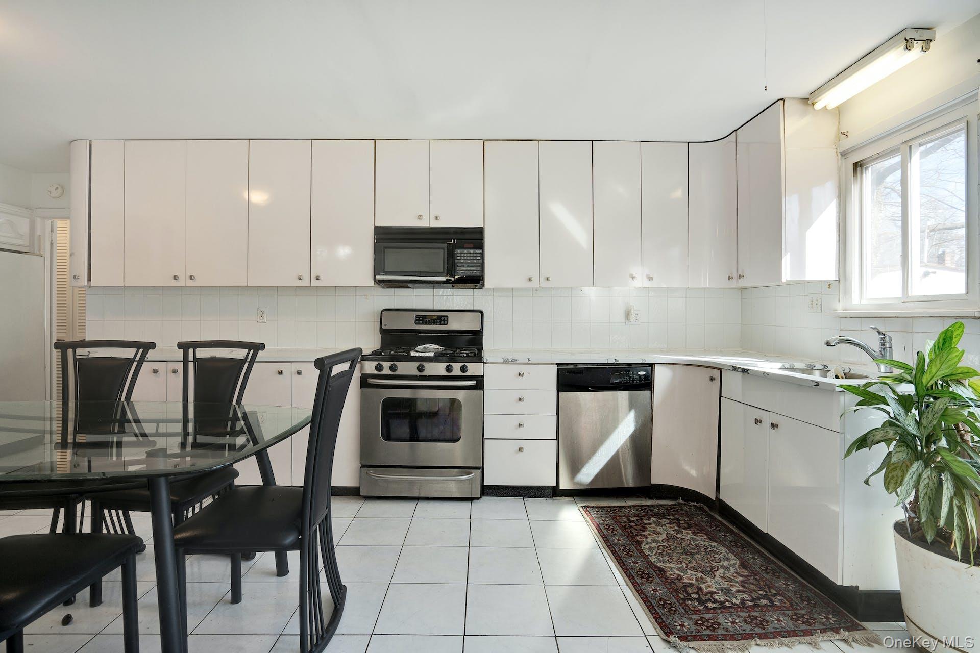 69A Warwick Road, Great Neck, NY 11023