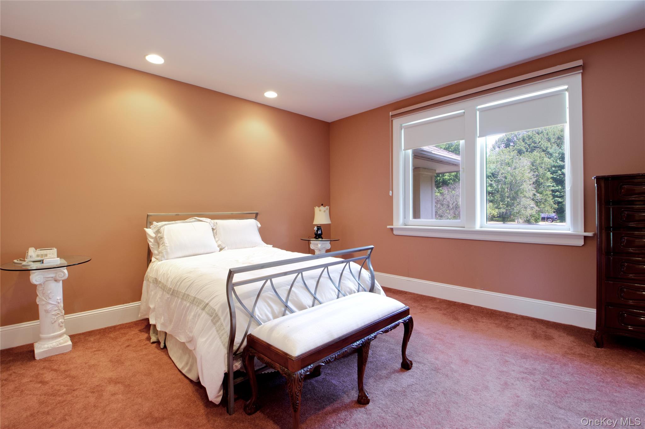 6 Old Wagon Lane, Old Westbury, NY 11568