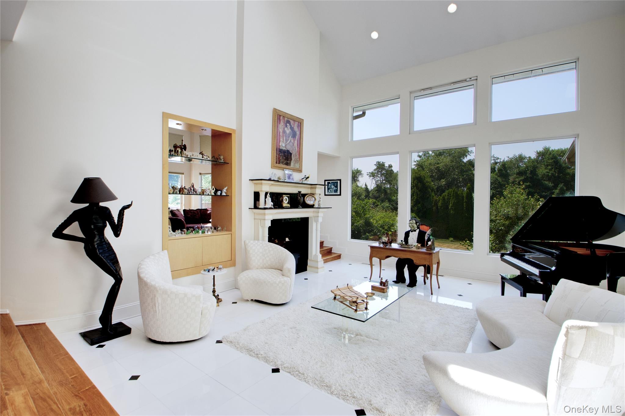 6 Old Wagon Lane, Old Westbury, NY 11568