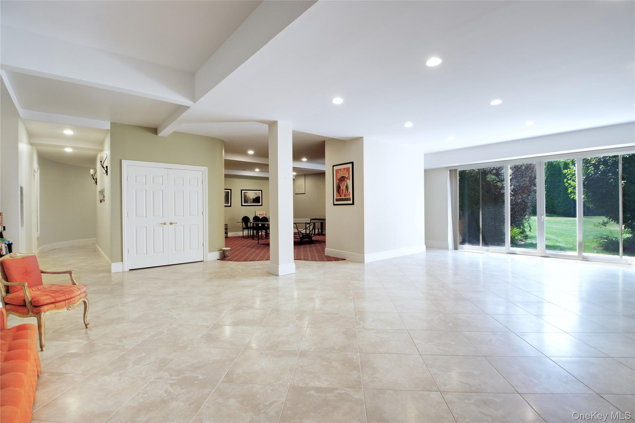 6 Old Wagon Lane, Old Westbury, NY 11568