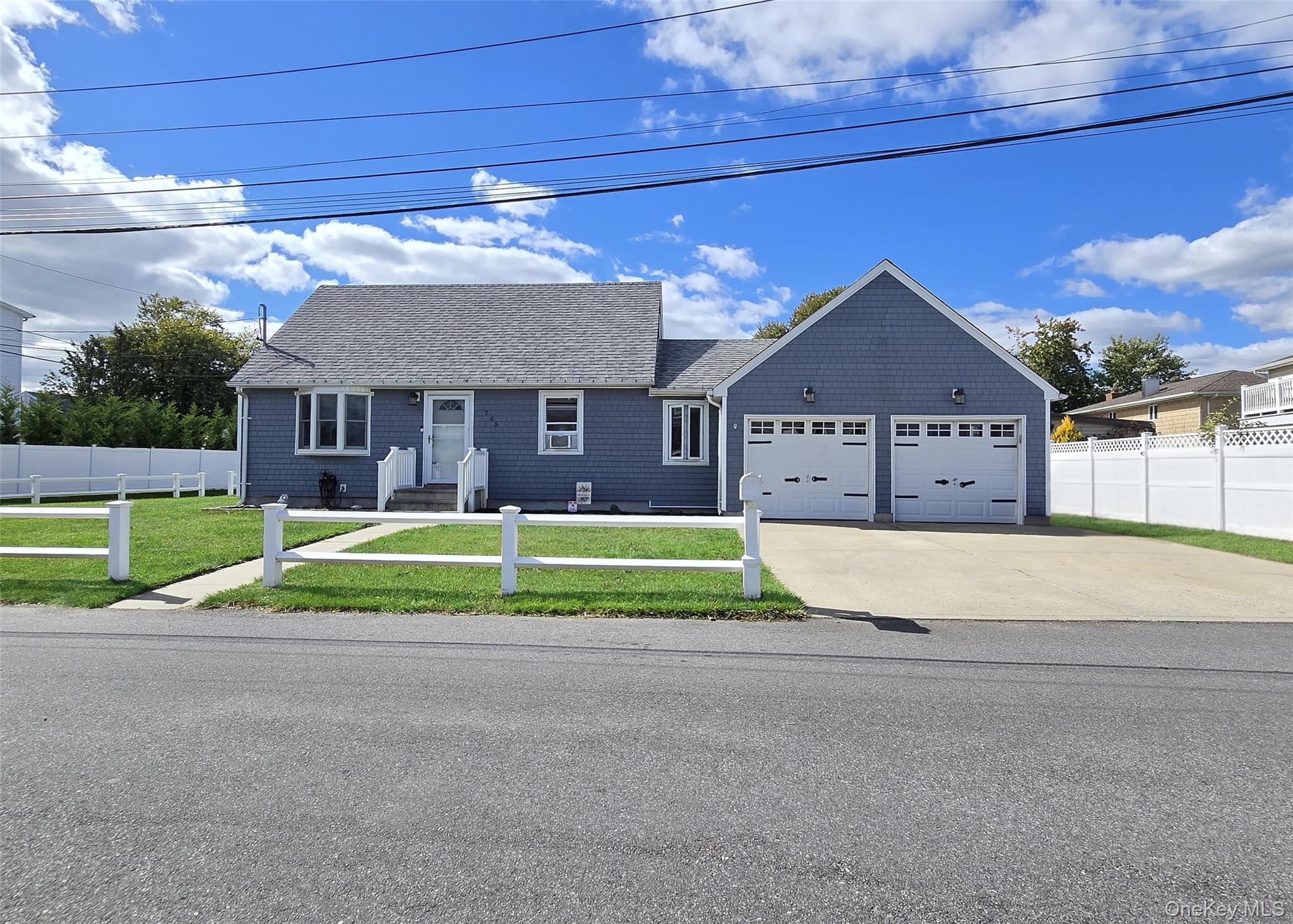 765 Shore Walk, Lindenhurst, NY 11757