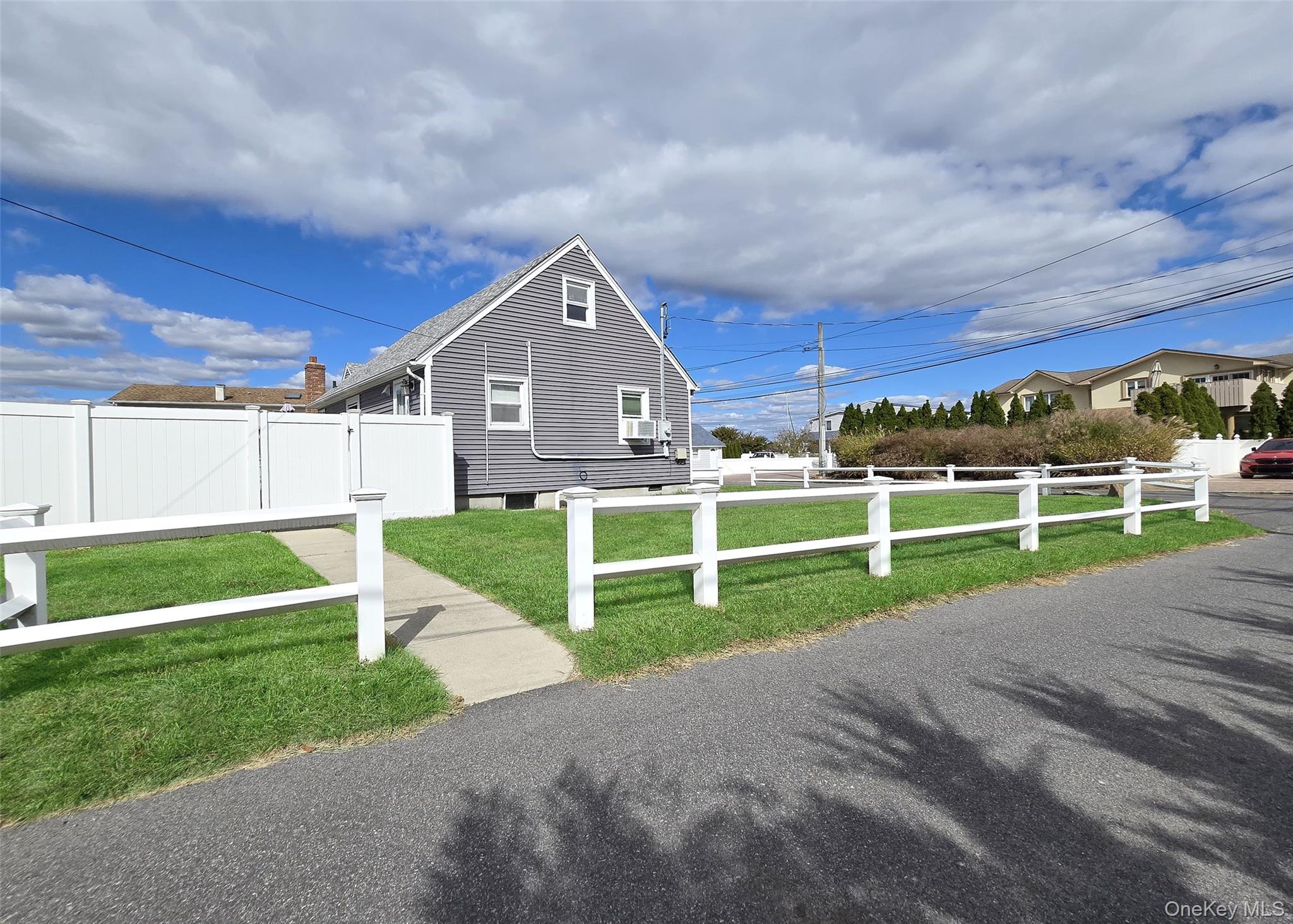 765 Shore Walk, Lindenhurst, NY 11757