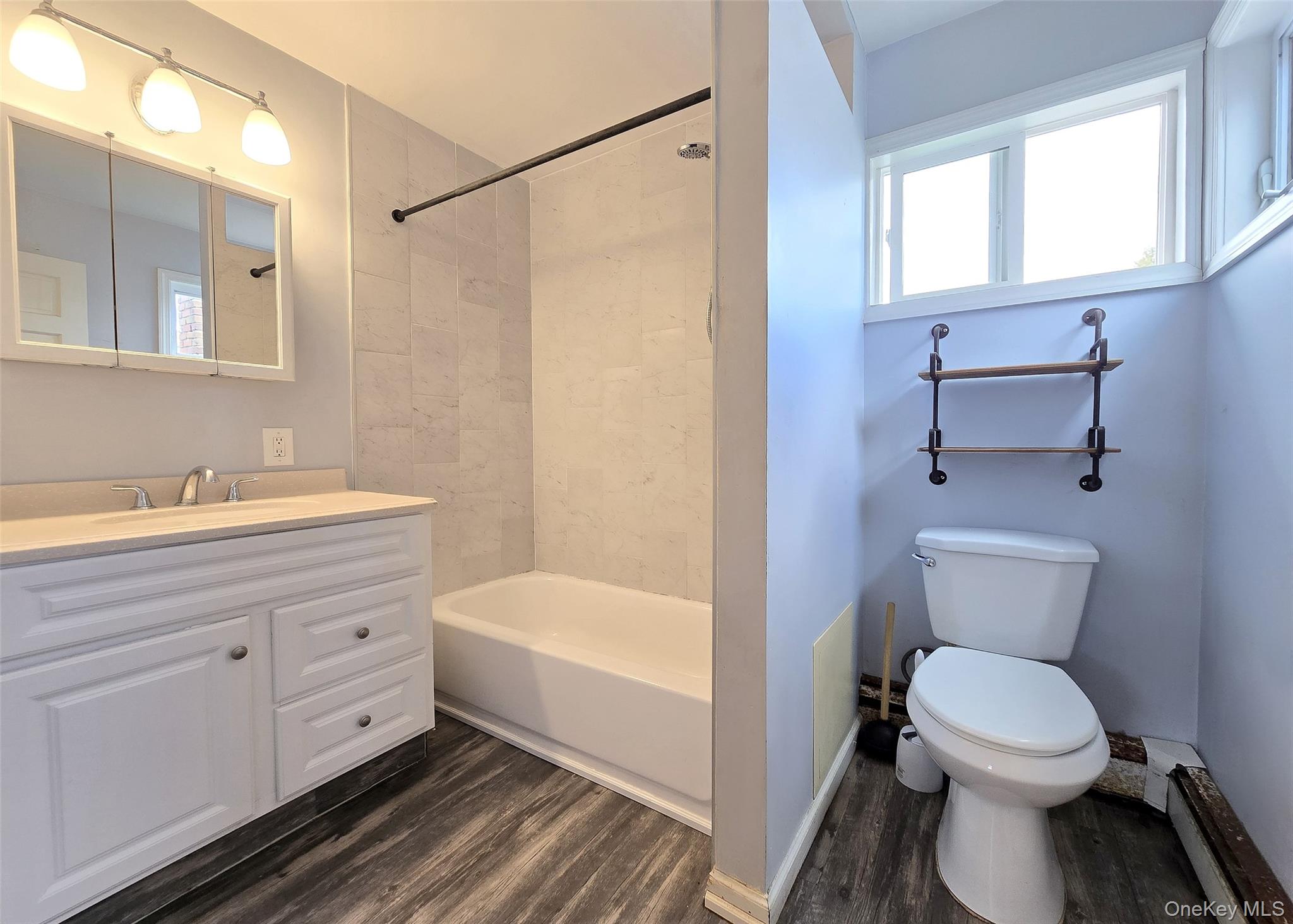 765 Shore Walk, Lindenhurst, NY 11757