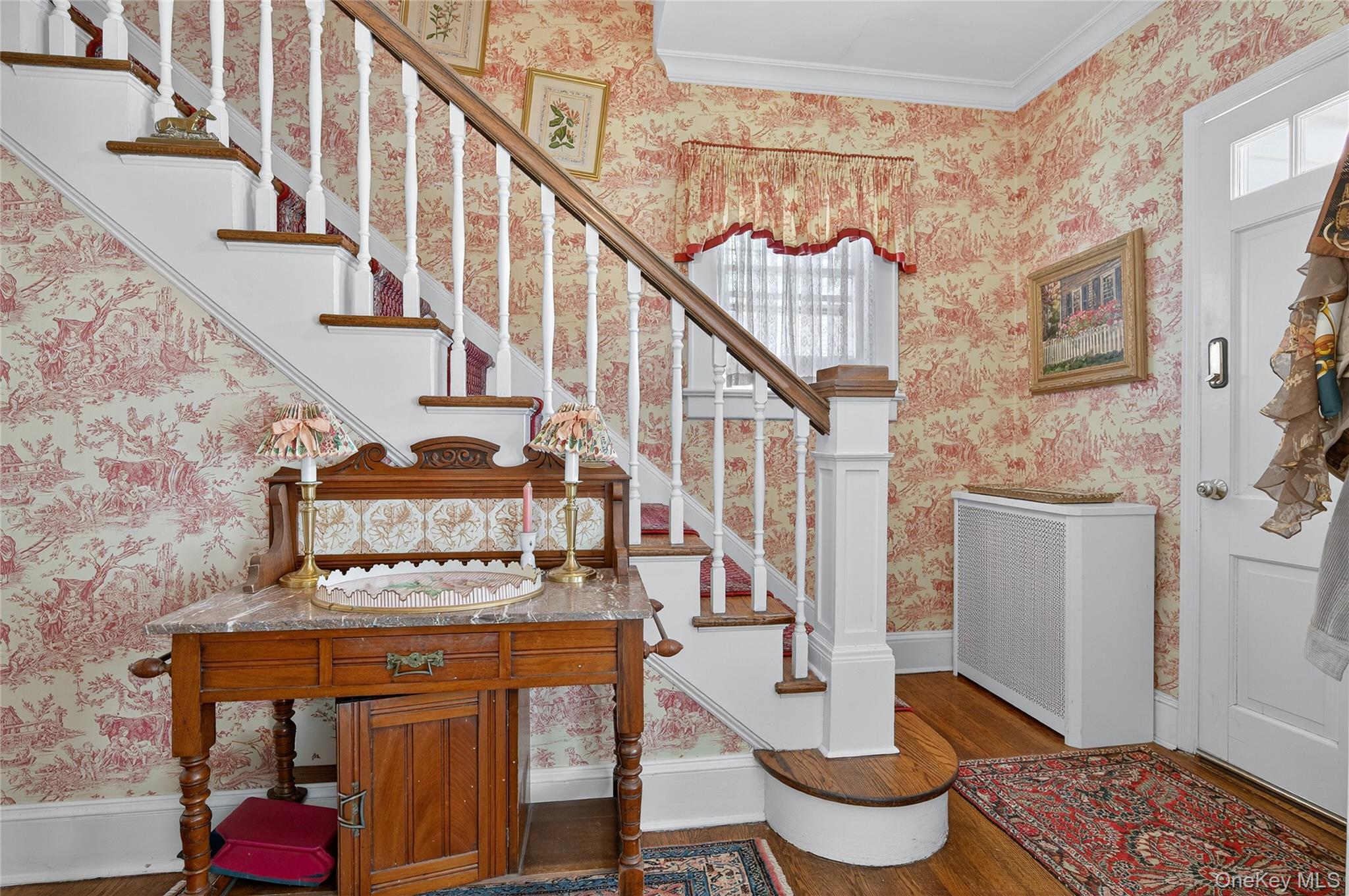 39 Lindbergh Street, Locust Valley, NY 11560