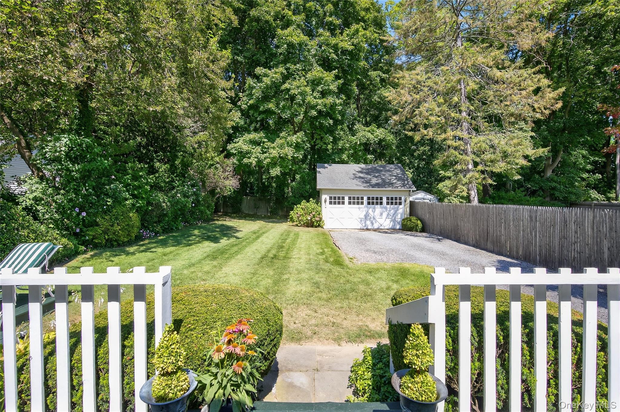 39 Lindbergh Street, Locust Valley, NY 11560