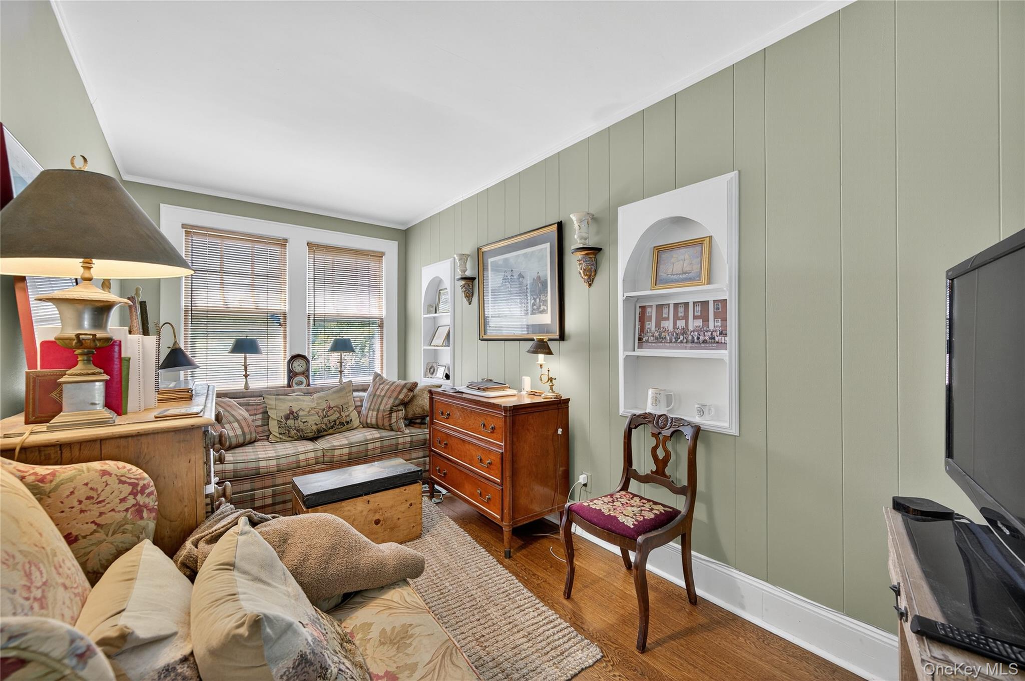 39 Lindbergh Street, Locust Valley, NY 11560