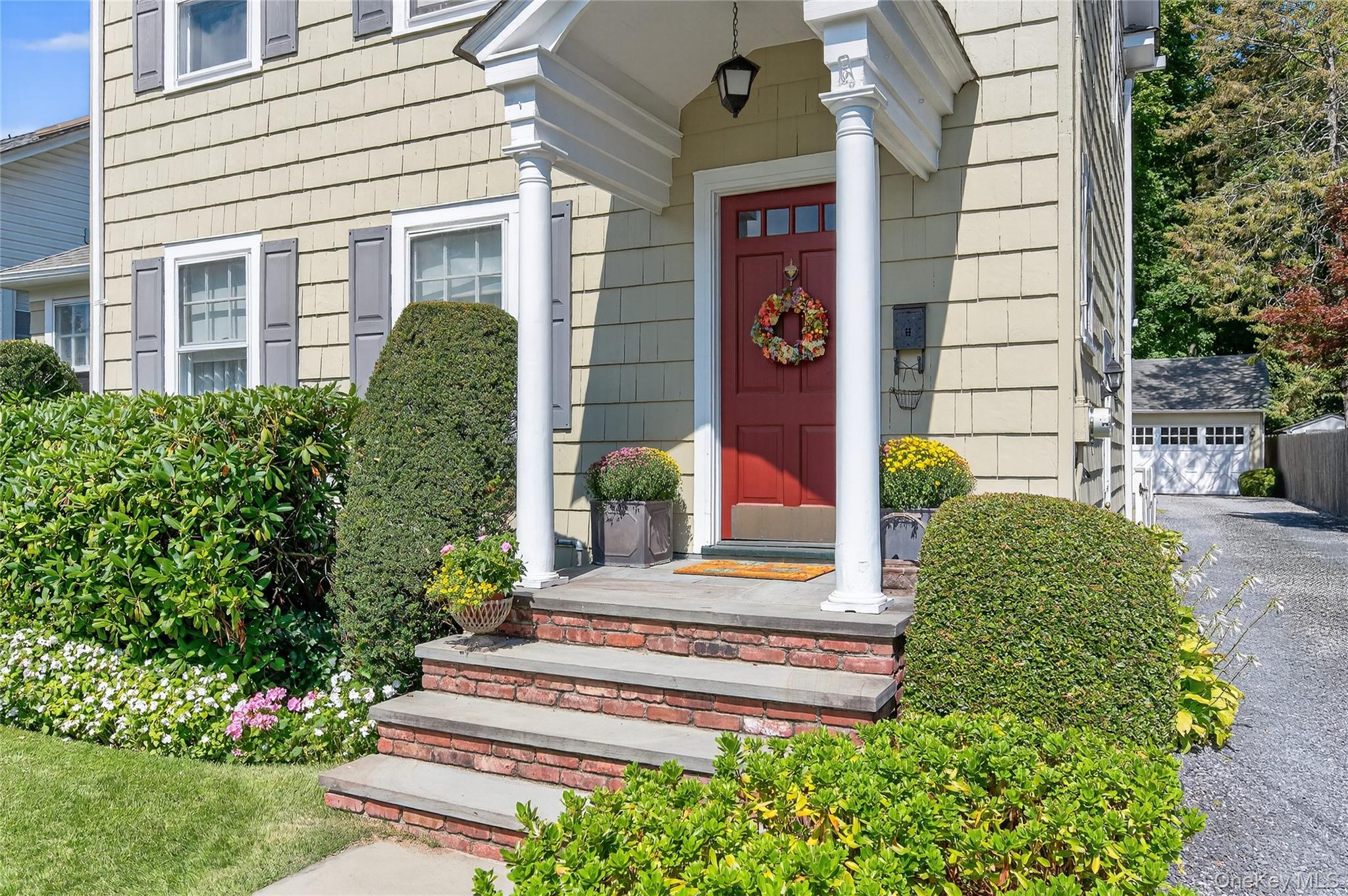 39 Lindbergh Street, Locust Valley, NY 11560