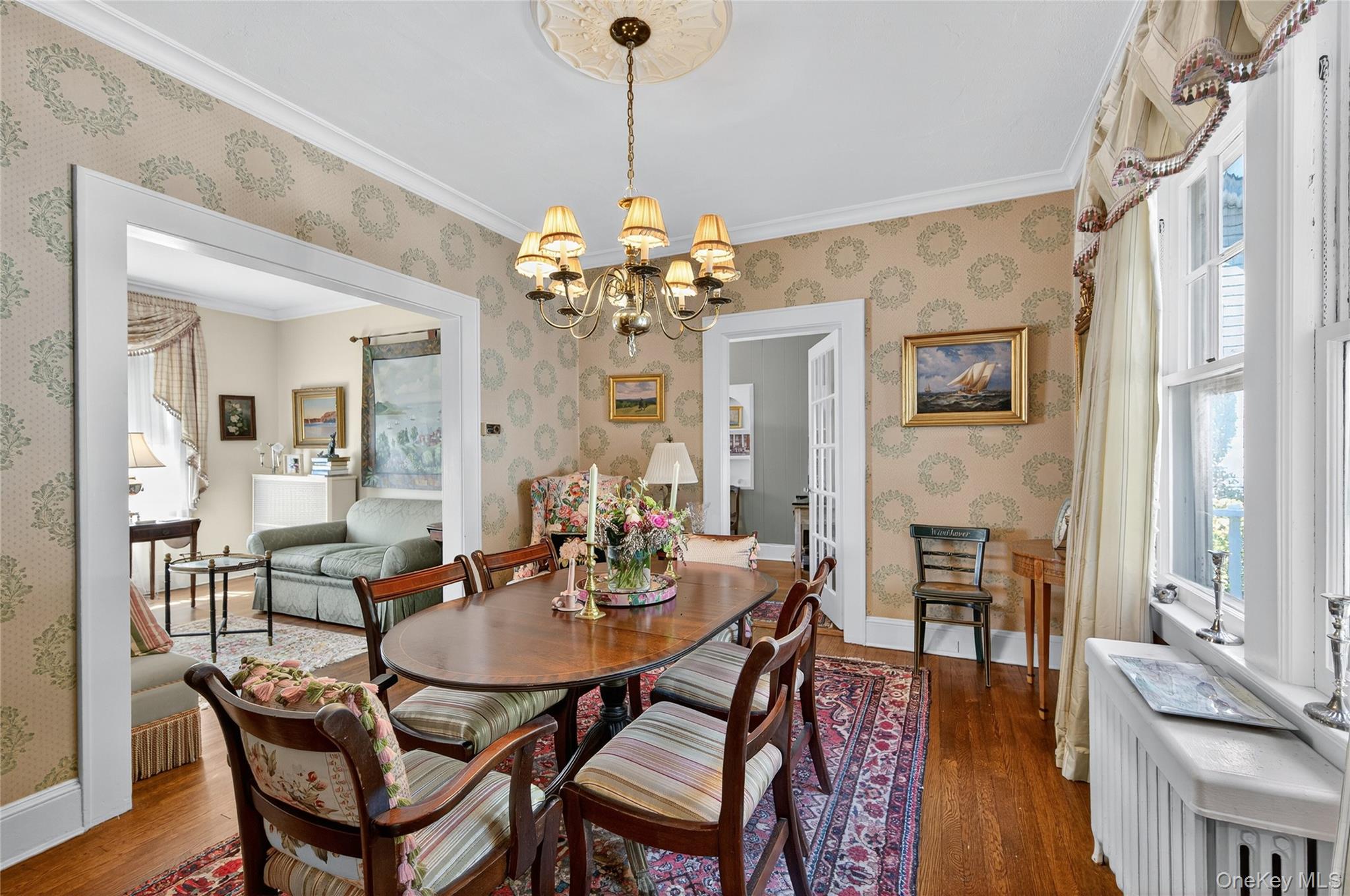 39 Lindbergh Street, Locust Valley, NY 11560