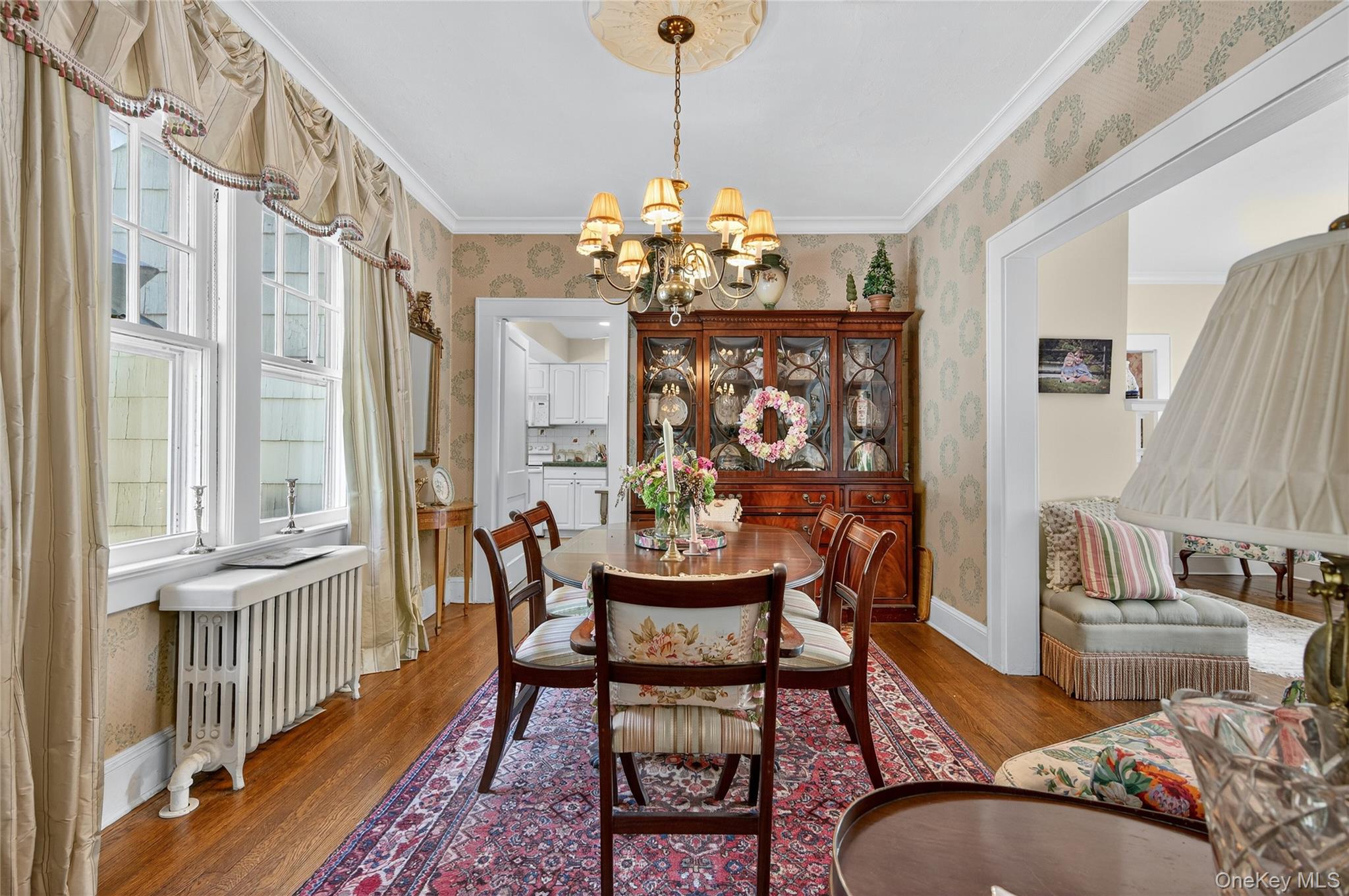 39 Lindbergh Street, Locust Valley, NY 11560