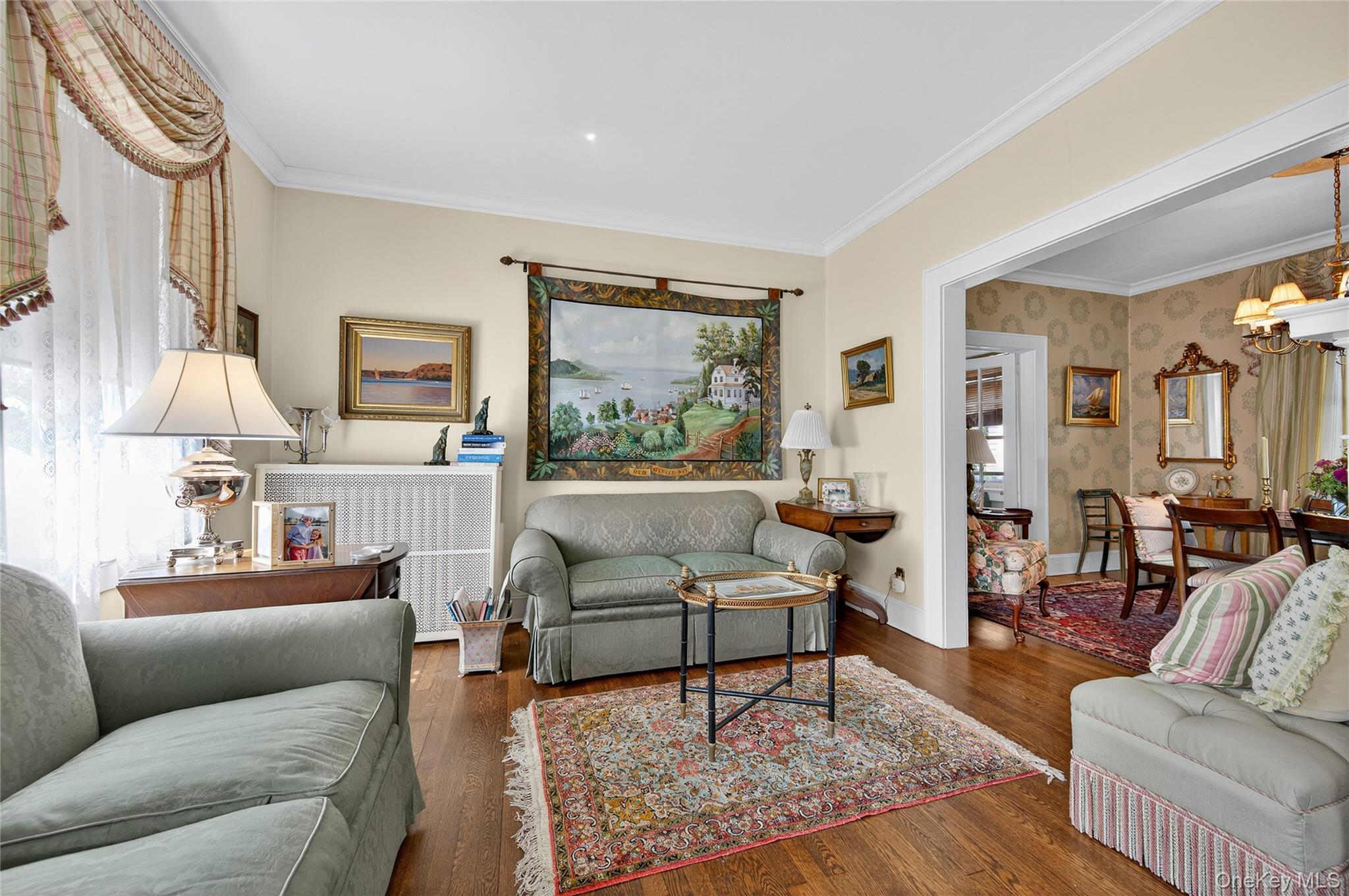 39 Lindbergh Street, Locust Valley, NY 11560