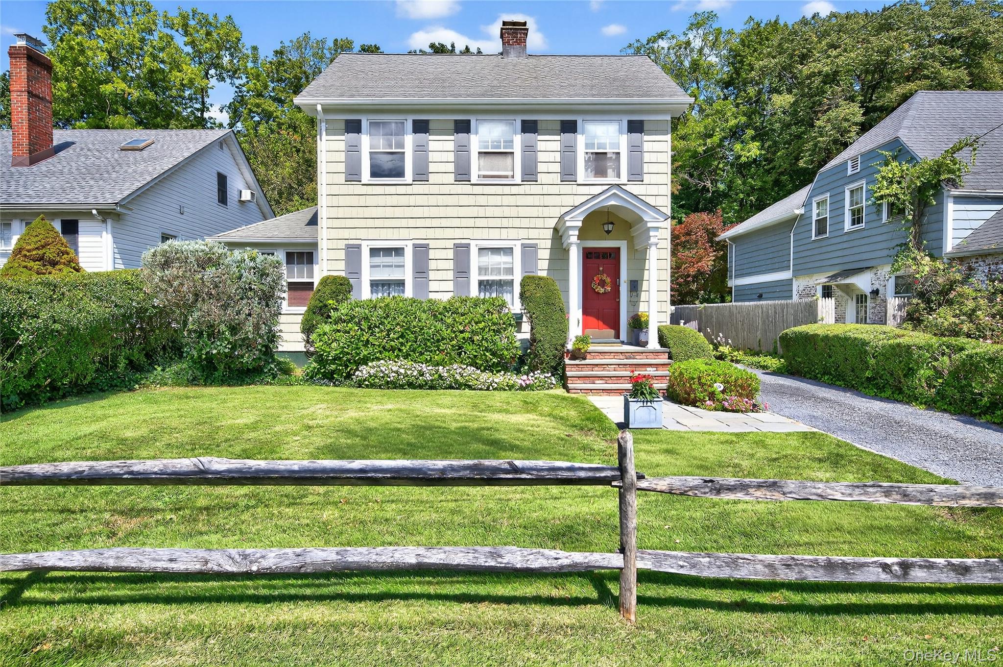39 Lindbergh Street, Locust Valley, NY 11560
