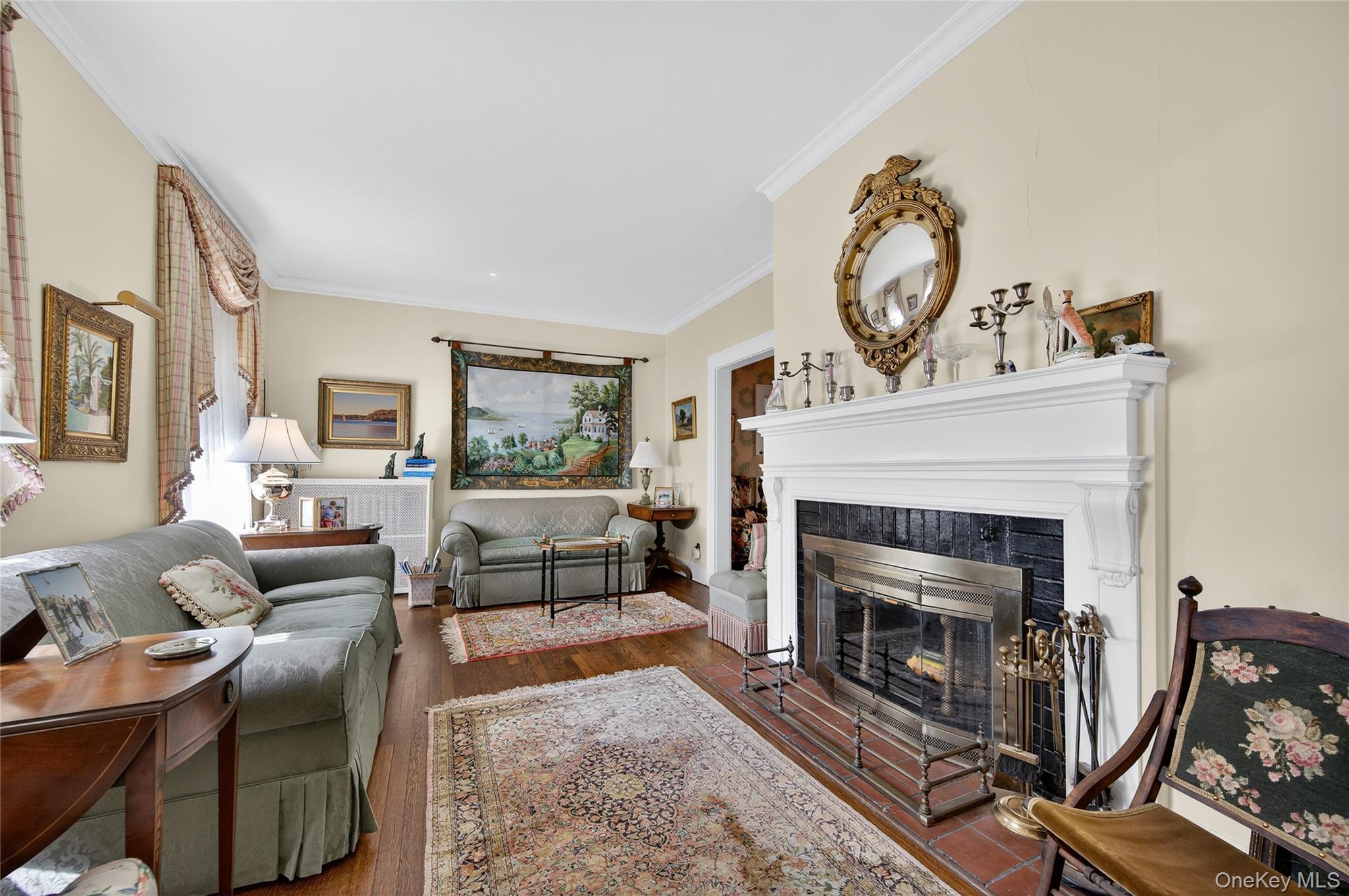 39 Lindbergh Street, Locust Valley, NY 11560