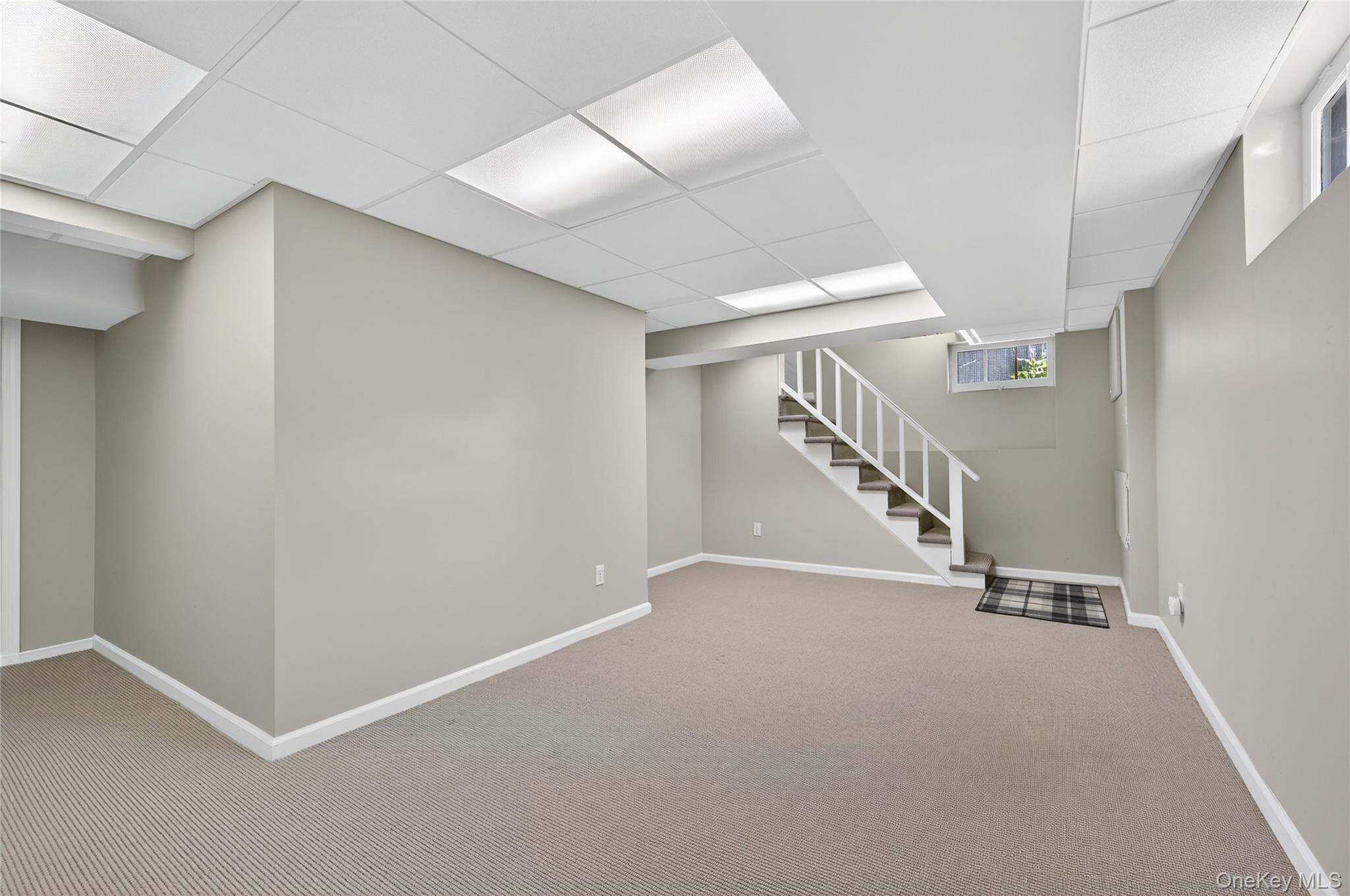 39 Lindbergh Street, Locust Valley, NY 11560