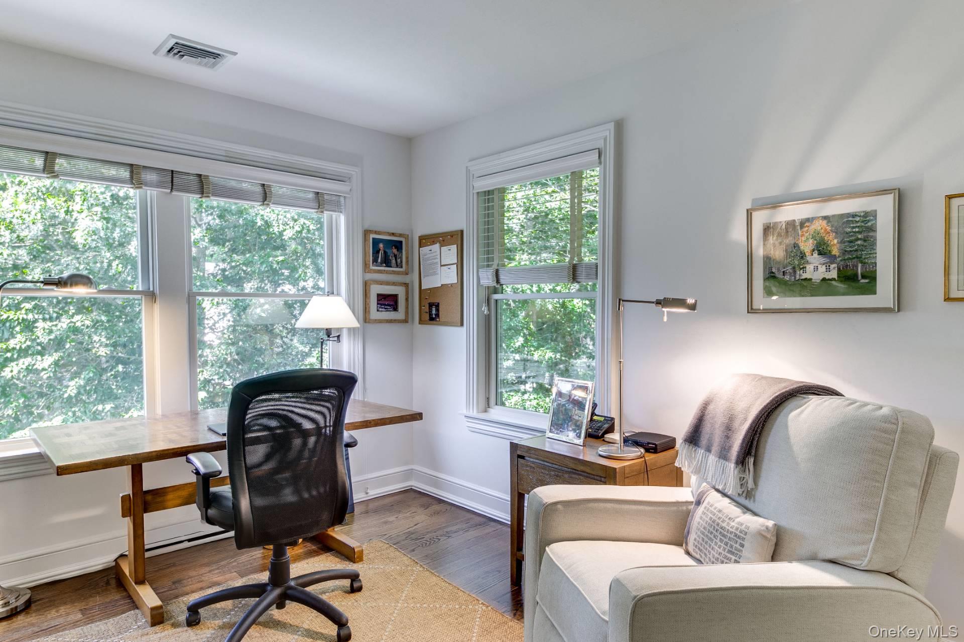 4 Issacs Path, East Hampton, NY 11937