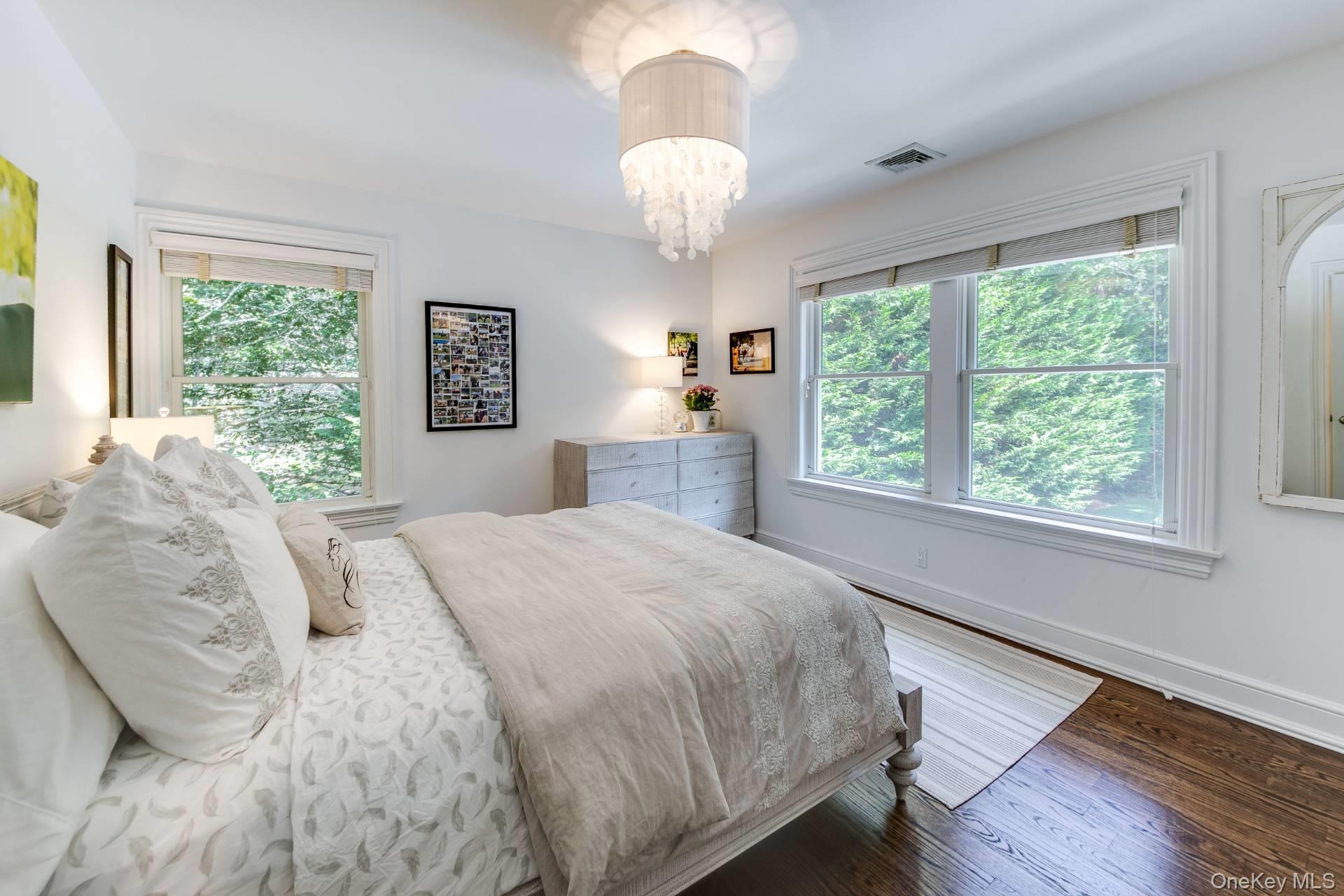 4 Issacs Path, East Hampton, NY 11937