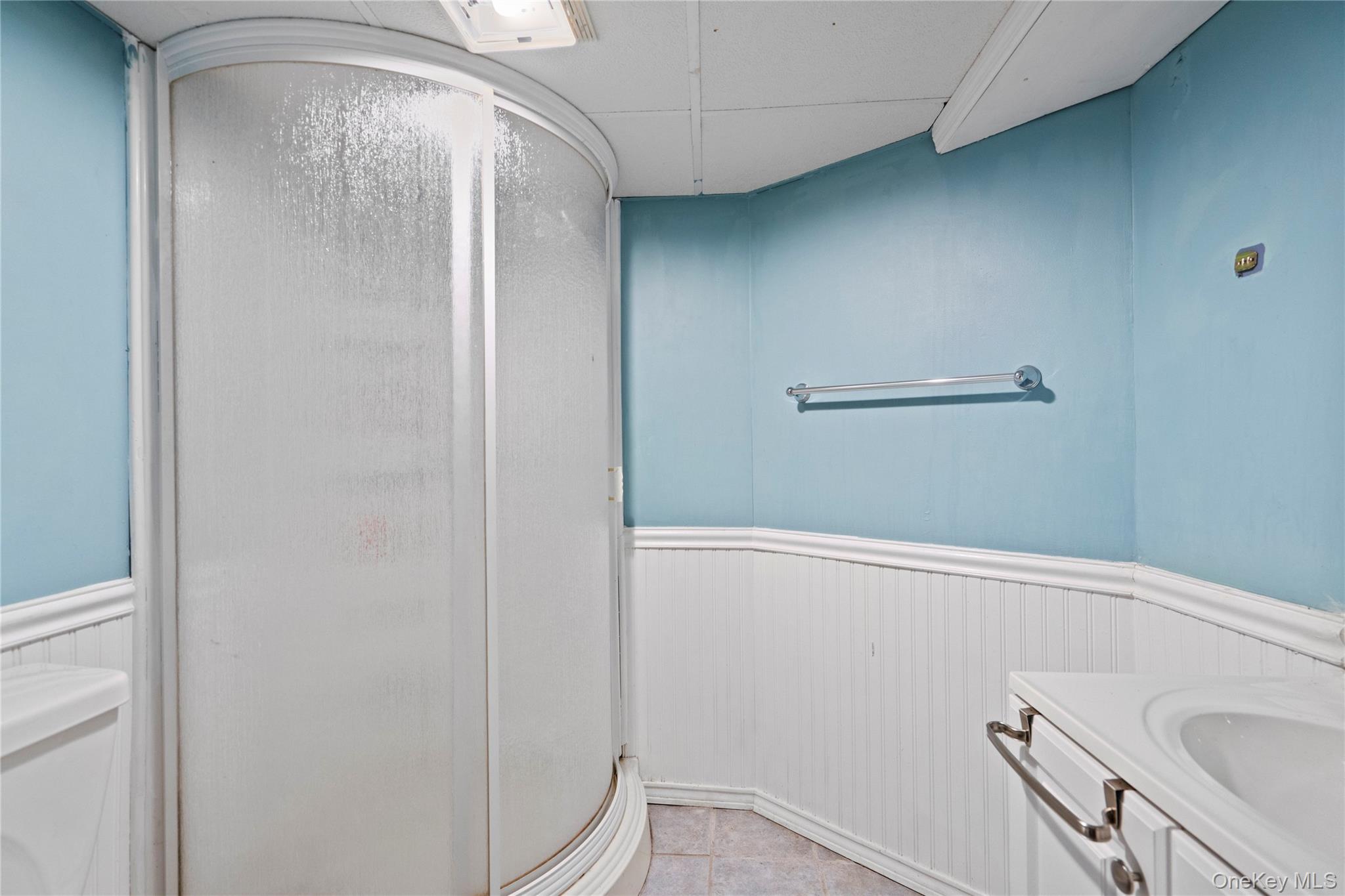 15 Cedar Drive, Plainview, NY 11803