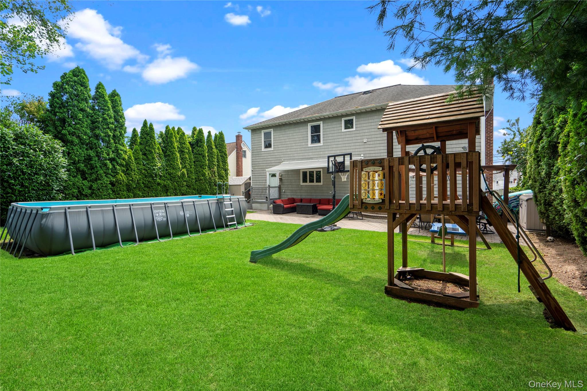 15 Cedar Drive, Plainview, NY 11803