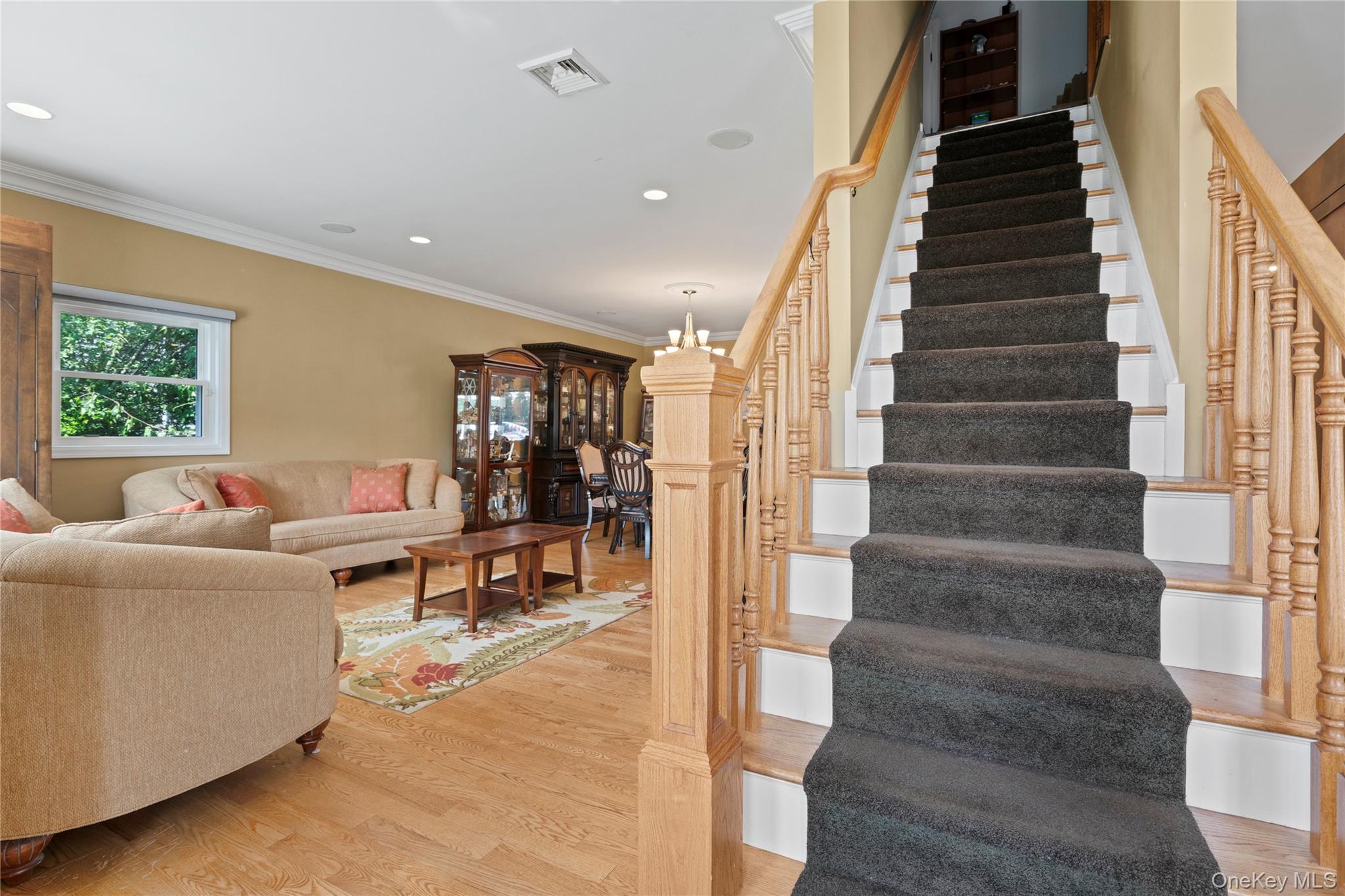 15 Cedar Drive, Plainview, NY 11803