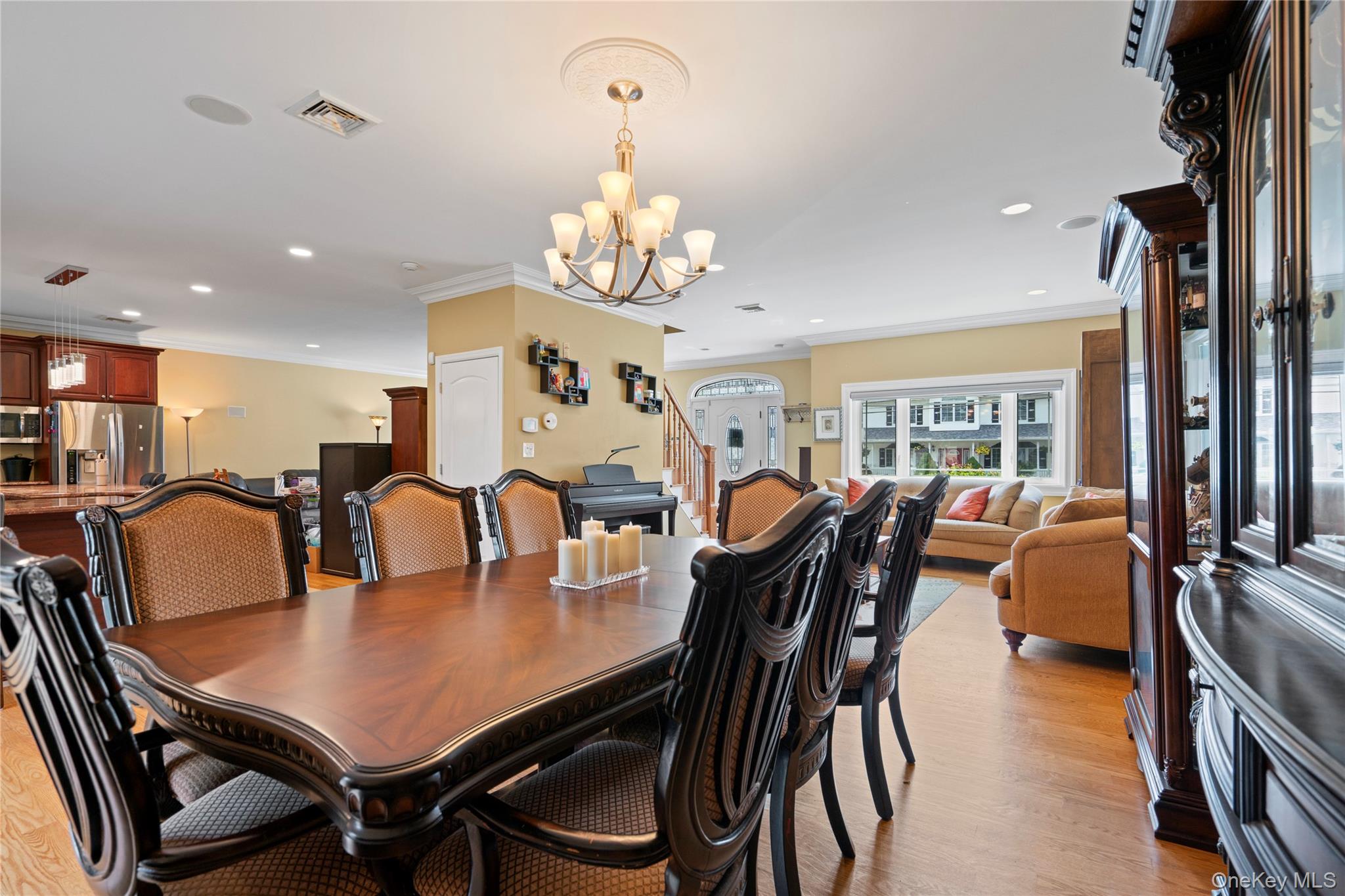 15 Cedar Drive, Plainview, NY 11803